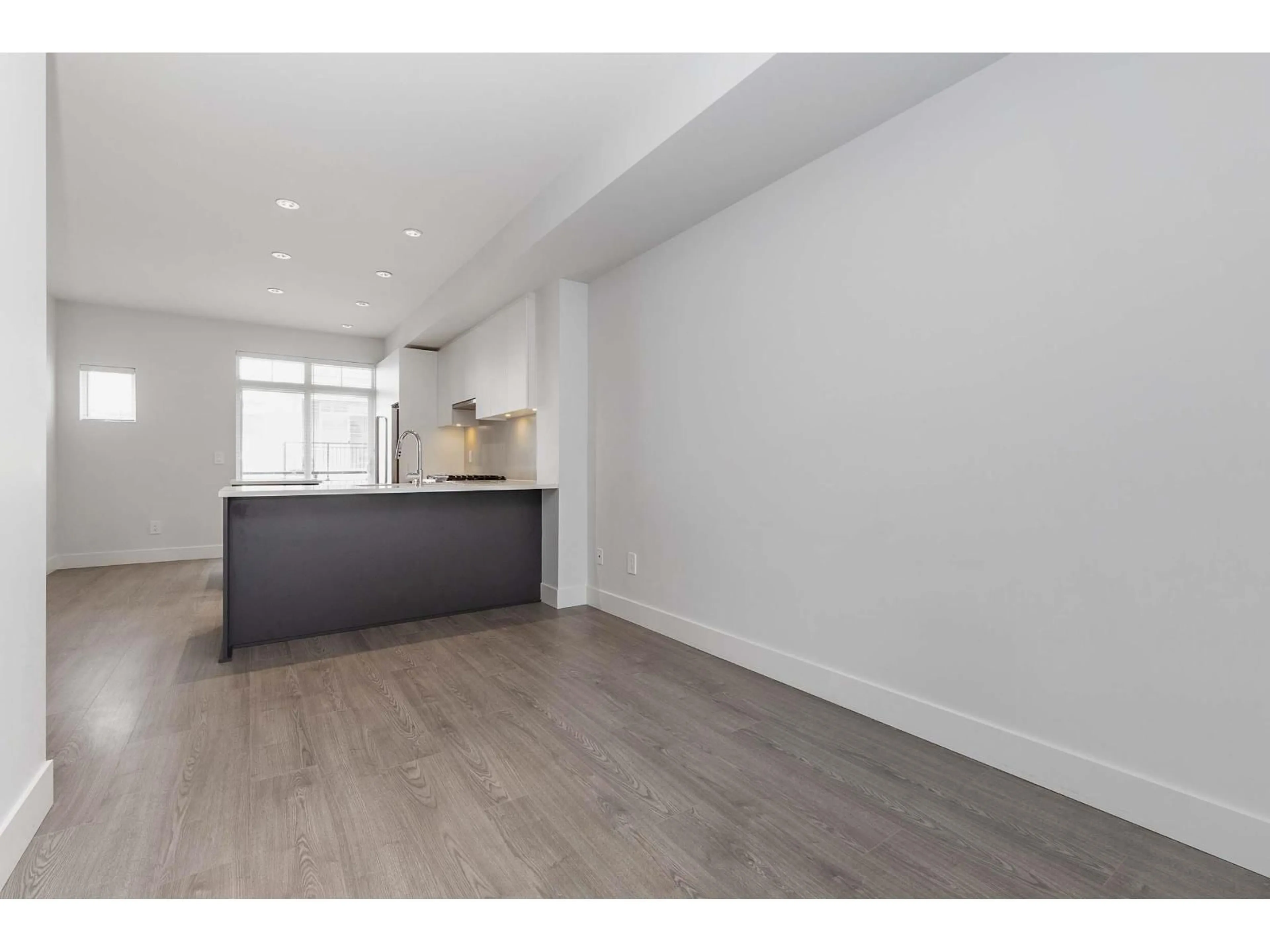 Unknown for 31 - 2070 OAK MEADOWS DRIVE, Surrey British Columbia V3Z1J1