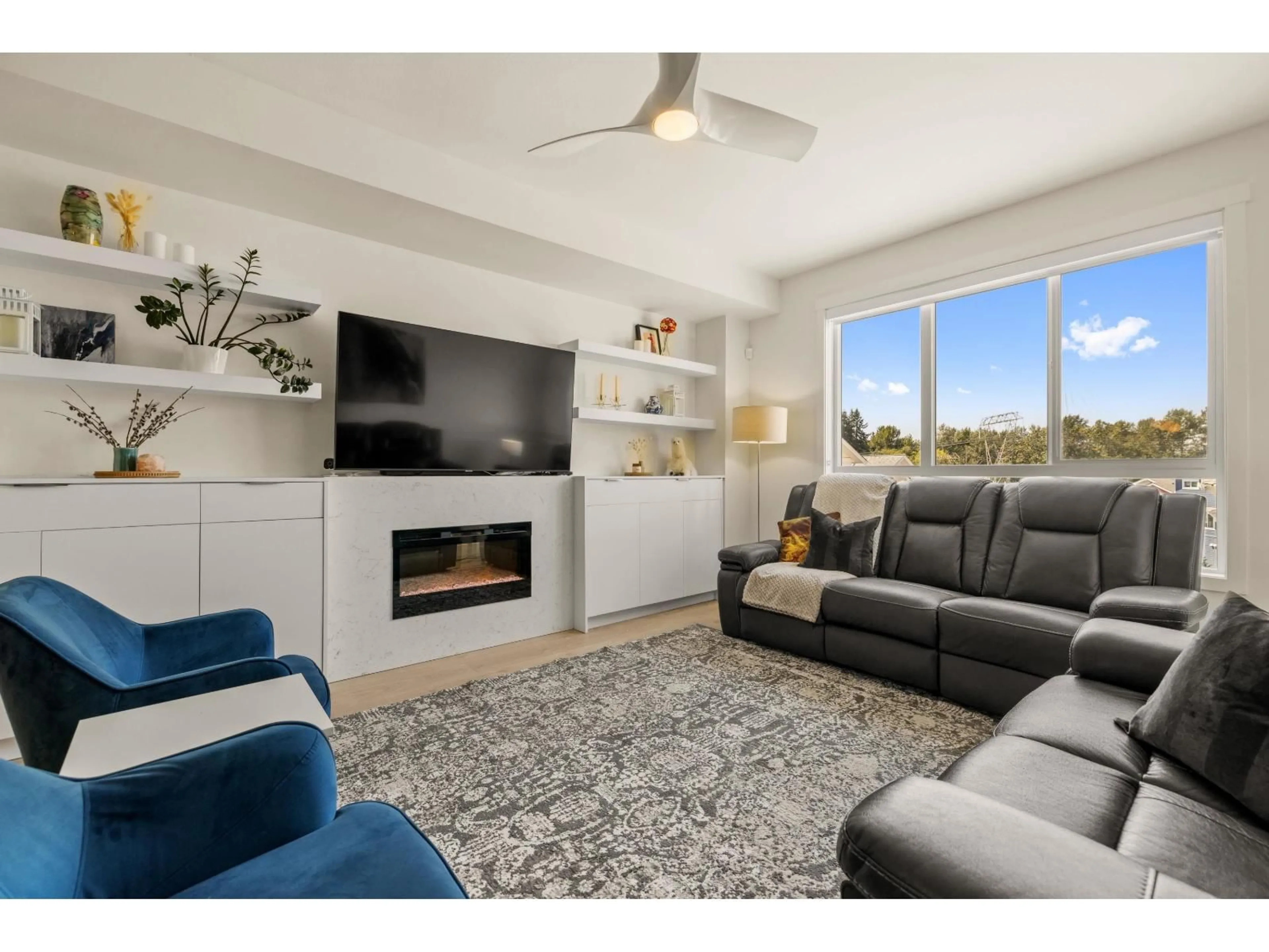 Living room with furniture, unknown for 128 - 16561 17A AVENUE, White Rock British Columbia V3Z1J3
