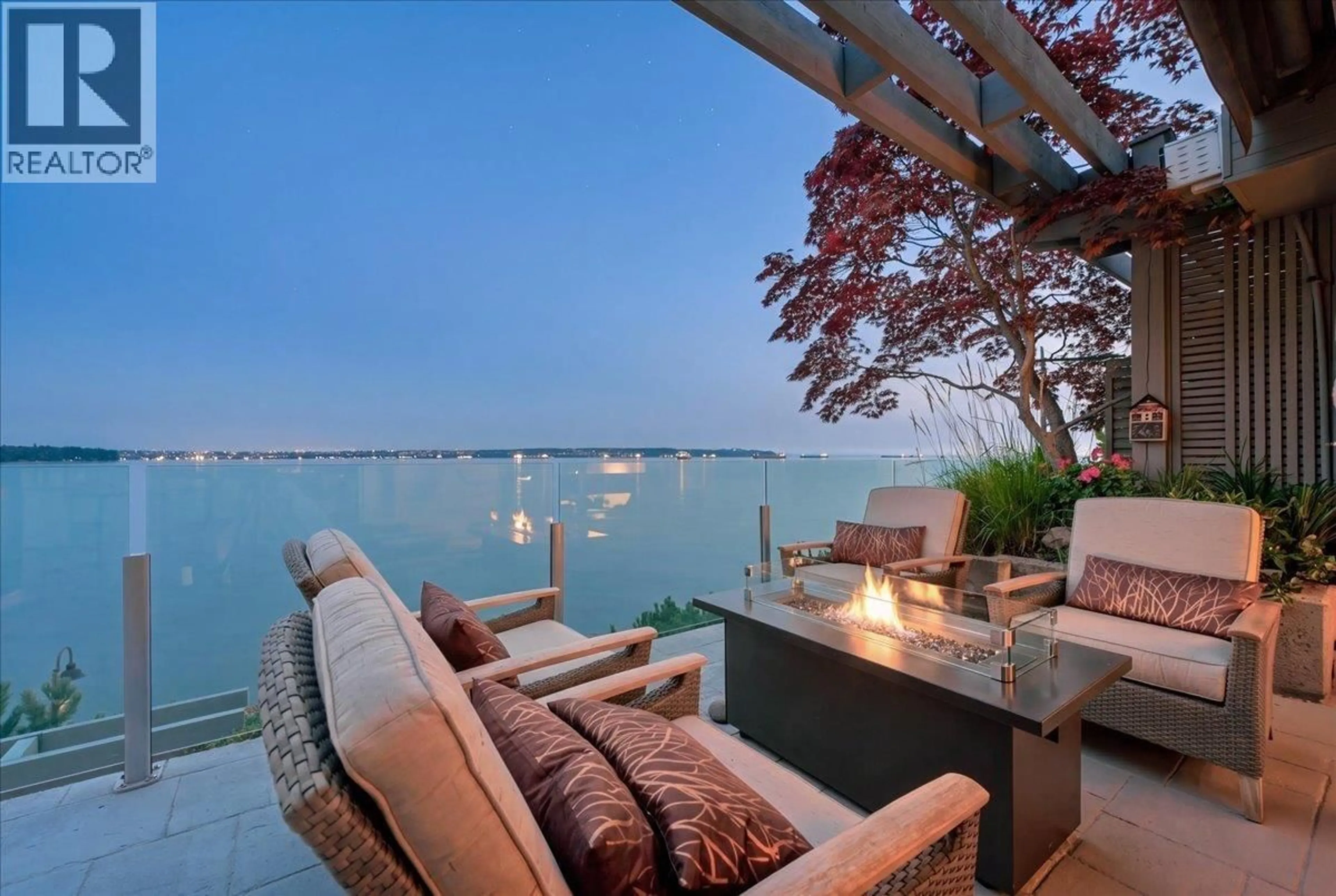 Patio, water/lake/river/ocean view for 1952 BELLEVUE AVENUE, West Vancouver British Columbia V7V1B5