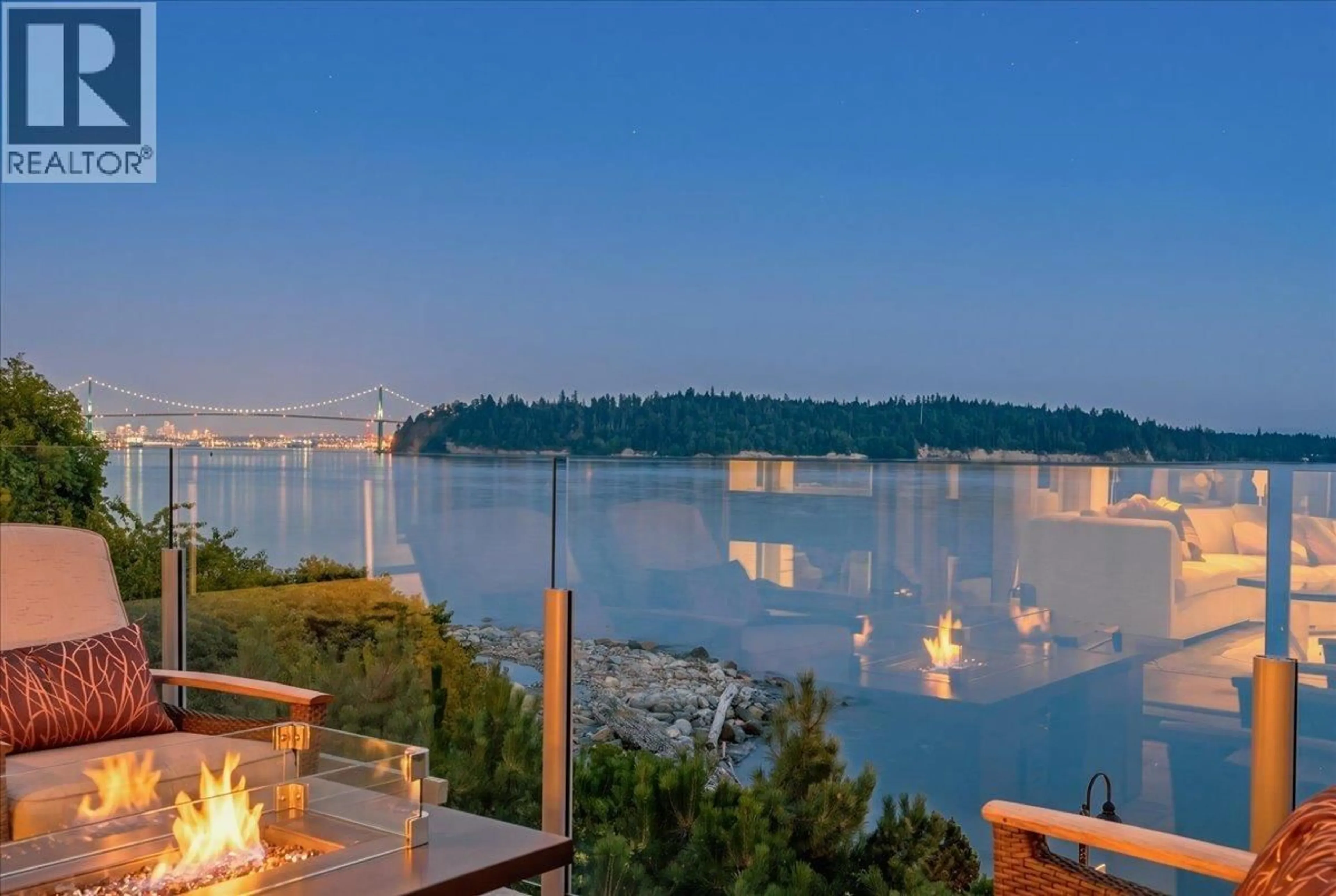 Patio, water/lake/river/ocean view for 1952 BELLEVUE AVENUE, West Vancouver British Columbia V7V1B5