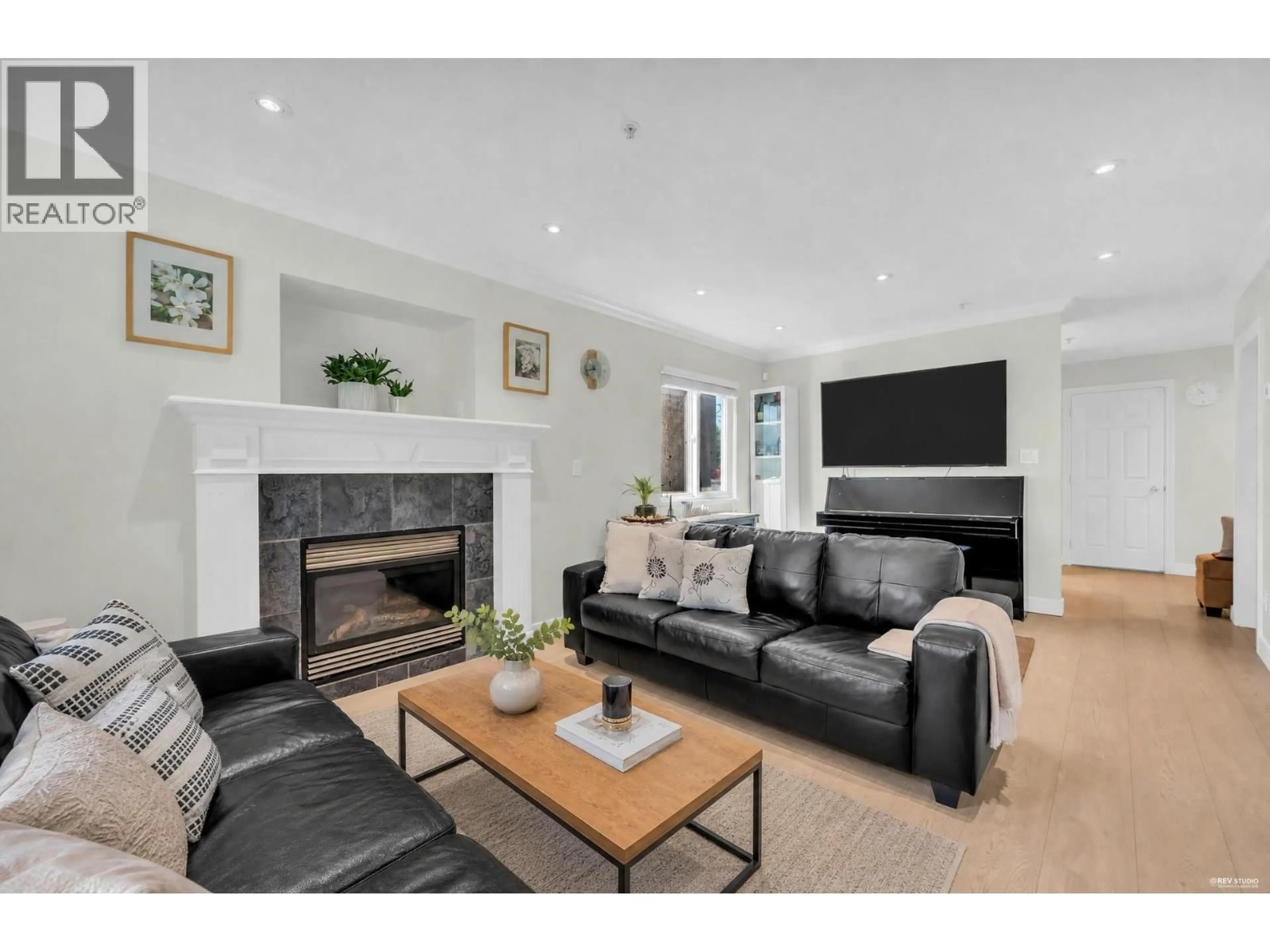 Living room with furniture, unknown for 6925 MAIN STREET, Vancouver British Columbia V5X3H6