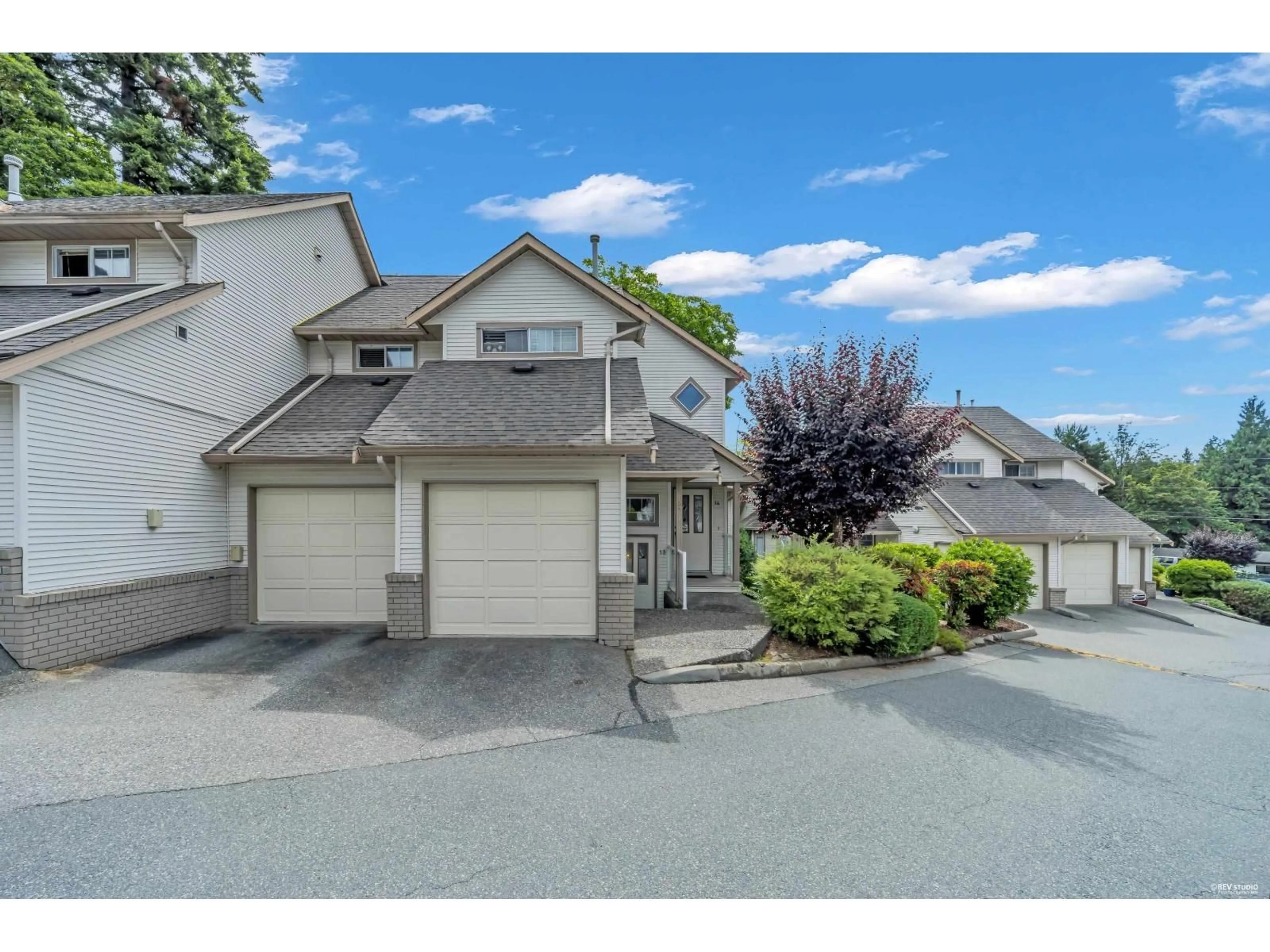A pic from outside/outdoor area/front of a property/back of a property/a pic from drone, street for 13 - 32311 MCRAE AVENUE, Mission British Columbia V2V4X7