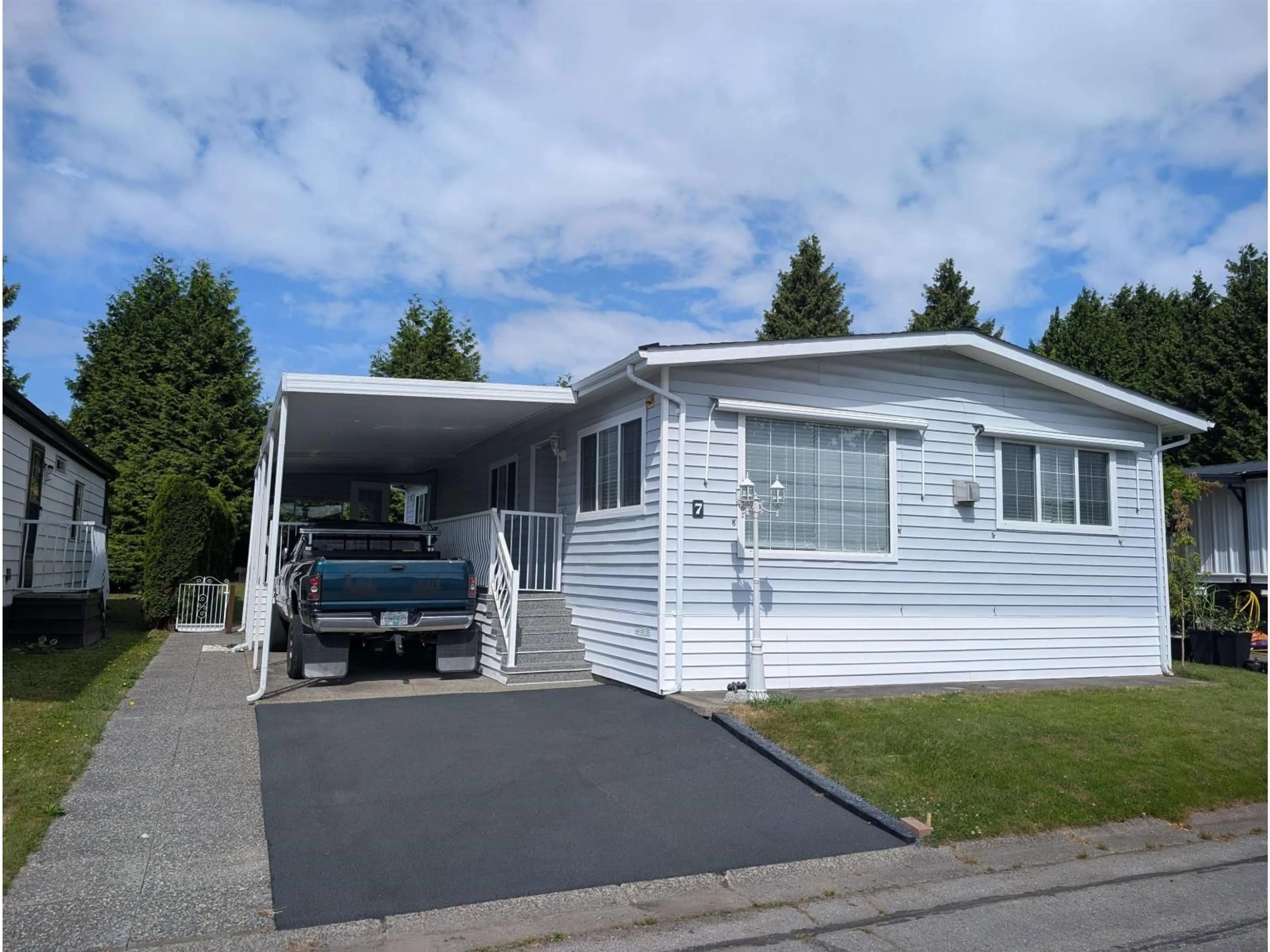 Home with vinyl exterior material, street for 7 - 2303 CRANLEY DRIVE, Surrey British Columbia V4A8W9
