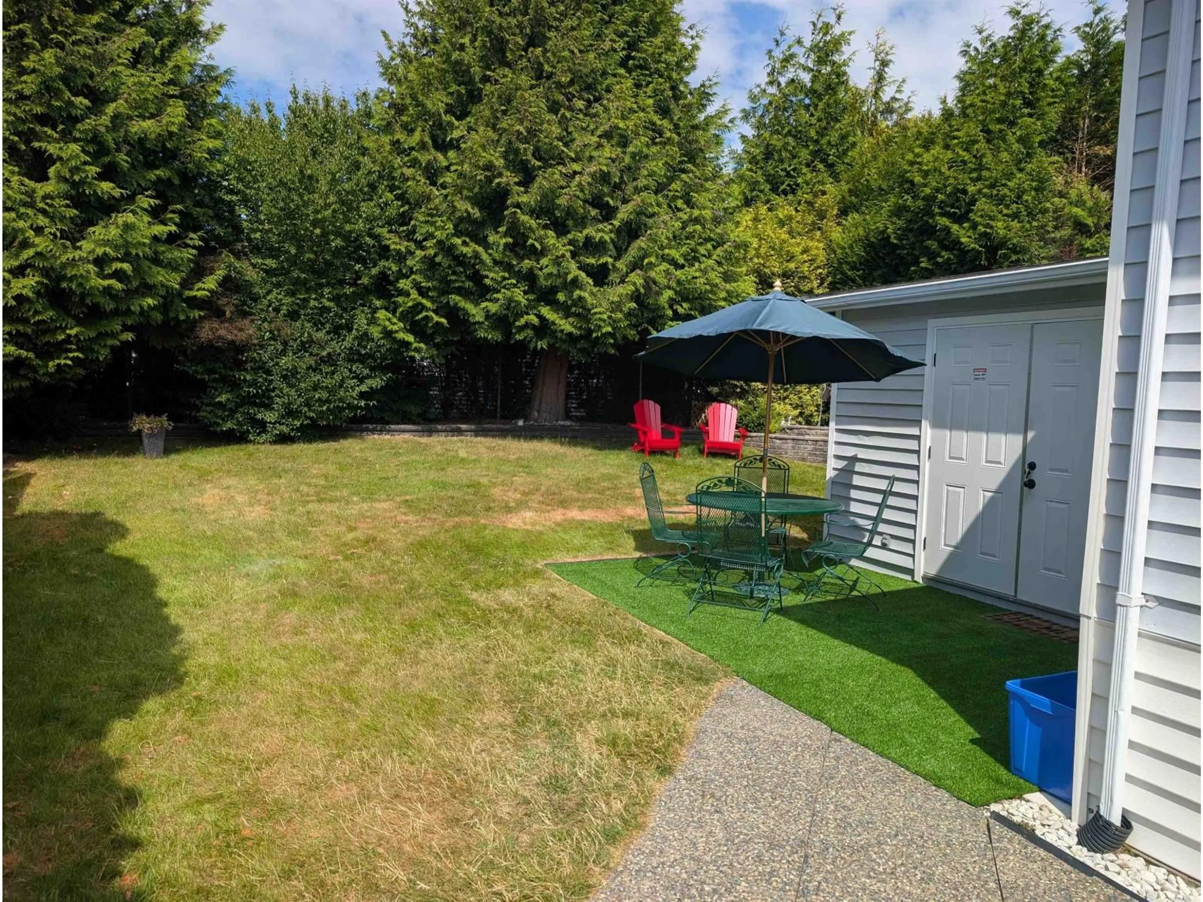 A pic from outside/outdoor area/front of a property/back of a property/a pic from drone, unknown for 7 - 2303 CRANLEY DRIVE, Surrey British Columbia V4A8W9