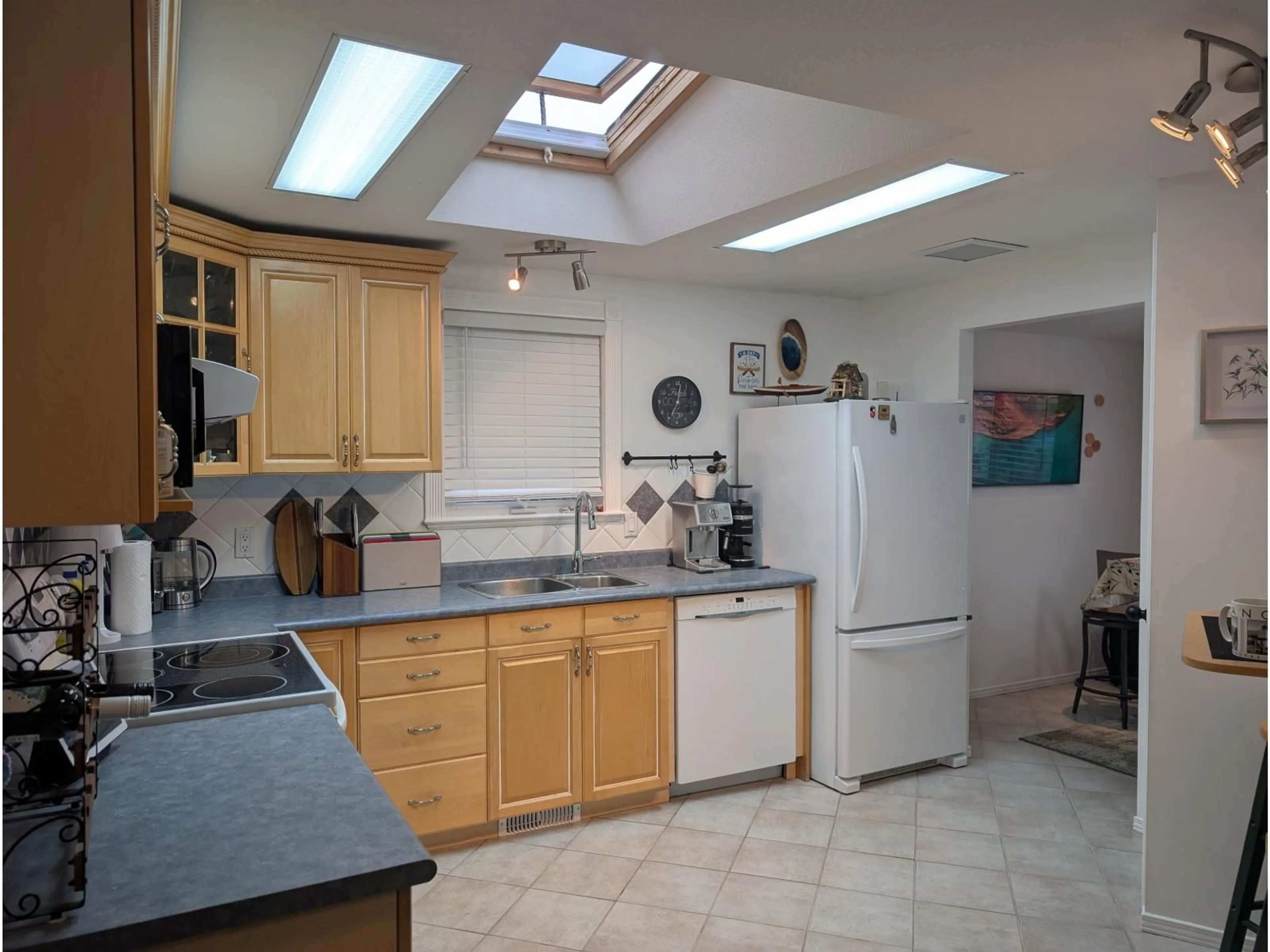 Unknown for 7 - 2303 CRANLEY DRIVE, Surrey British Columbia V4A8W9