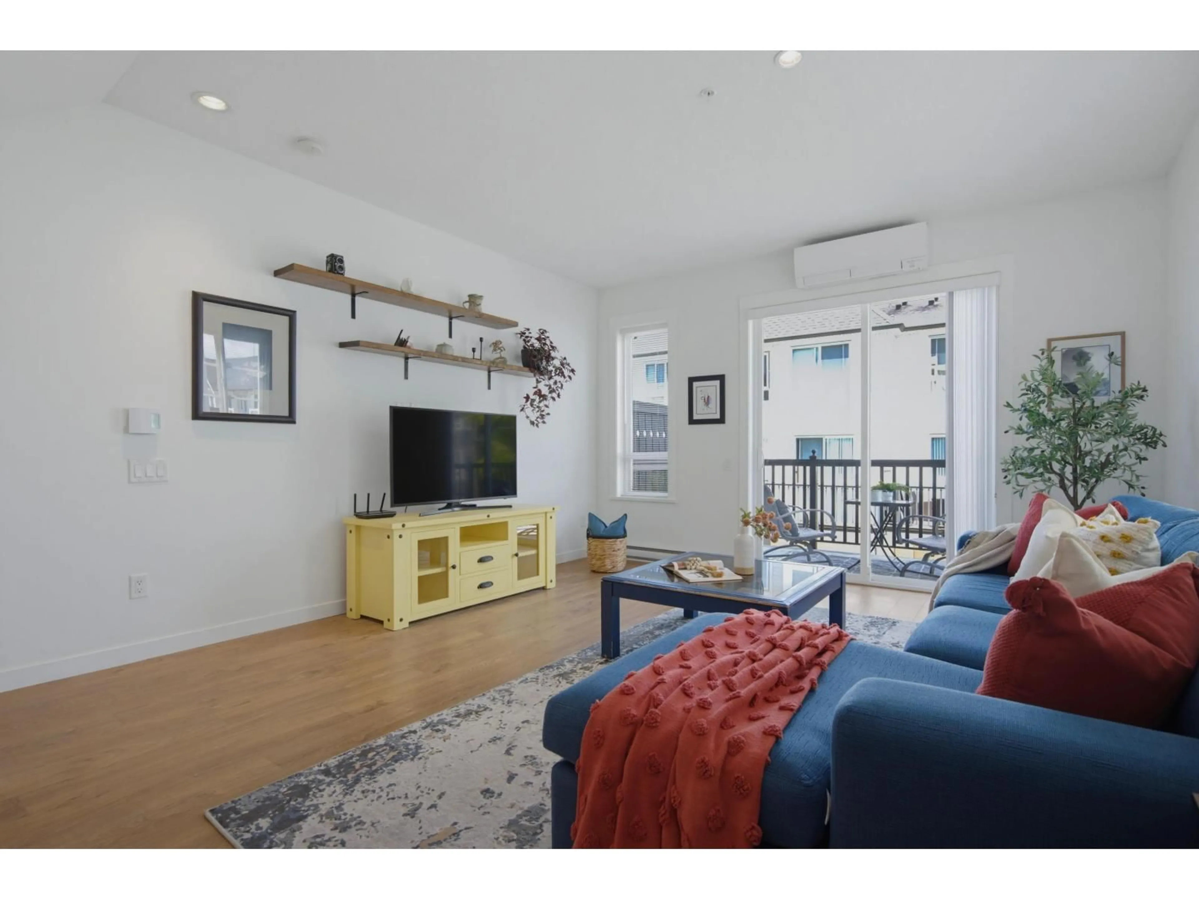 Living room with furniture, unknown for 23 - 8476 207A STREET, Langley British Columbia V2Y0S6