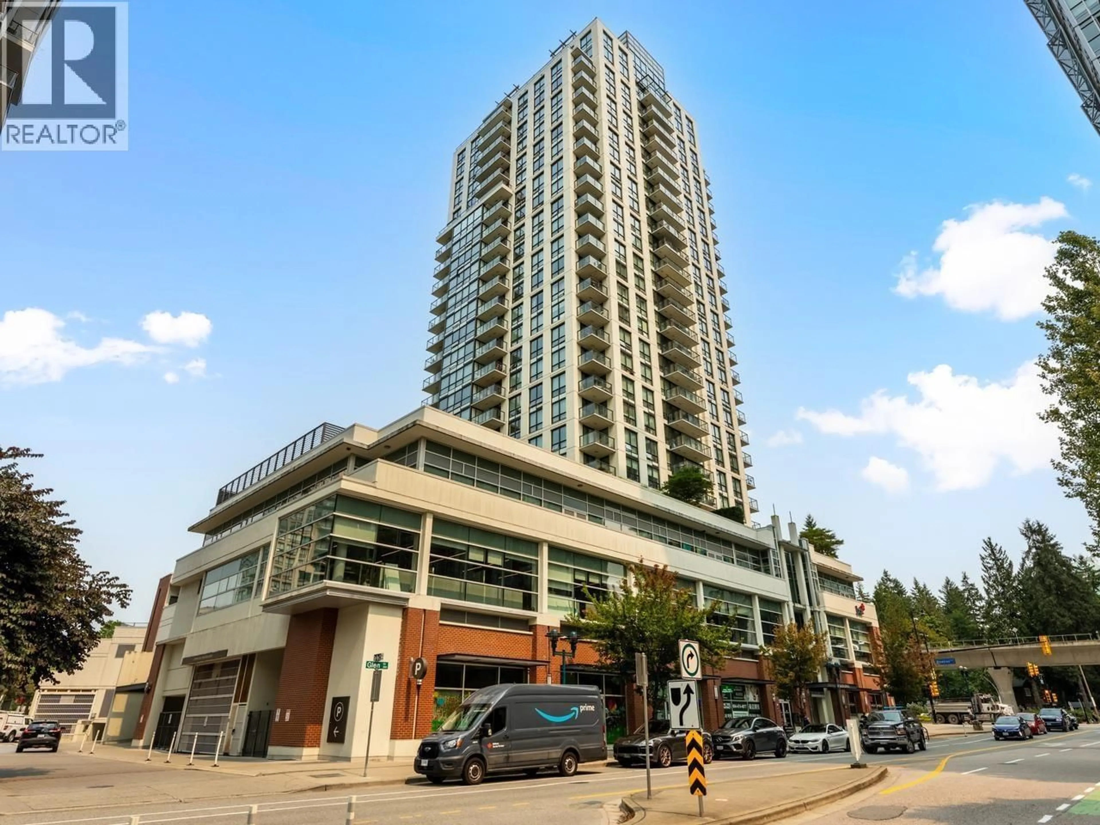 Indoor foyer for 2108 - 3007 GLEN DRIVE, Coquitlam British Columbia V3B0L8