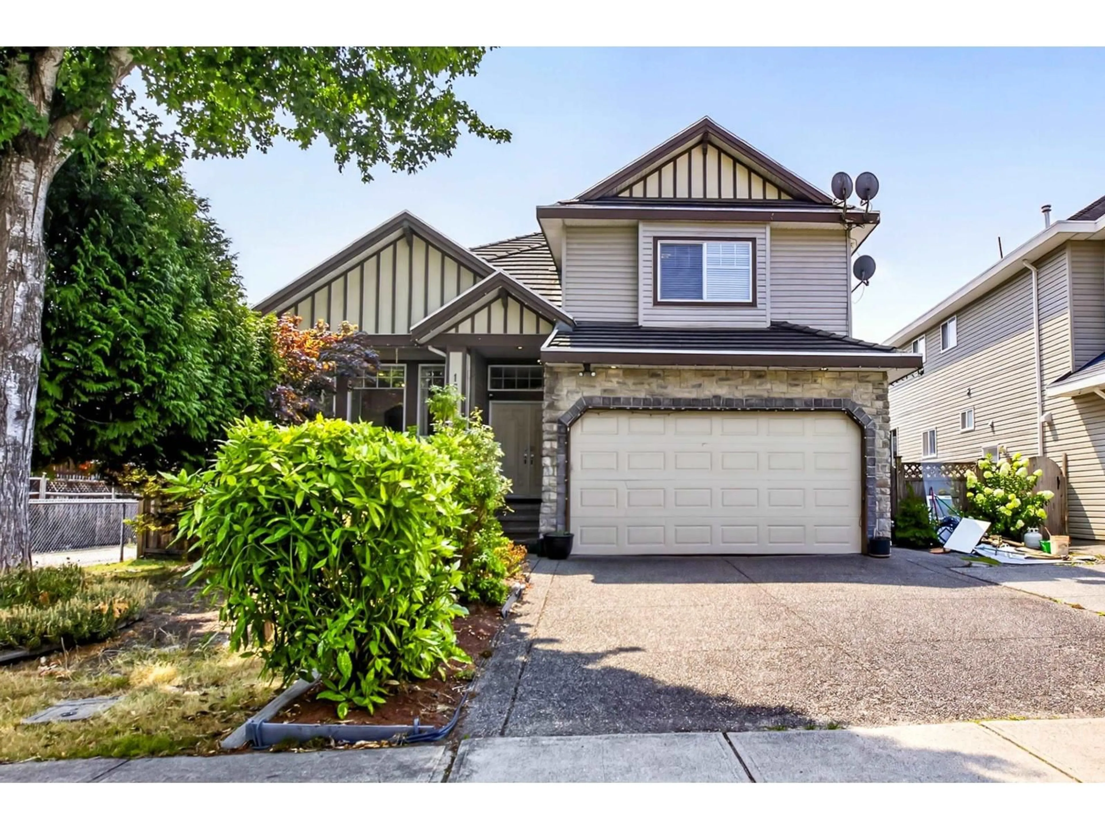 Home with vinyl exterior material, street for 16688 63B AVENUE, Surrey British Columbia V3S0W4