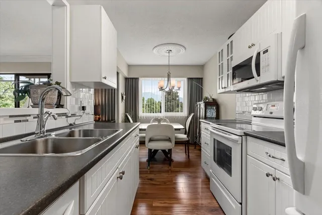 303 - 9425 NOWELL STREET, Chilliwack 5