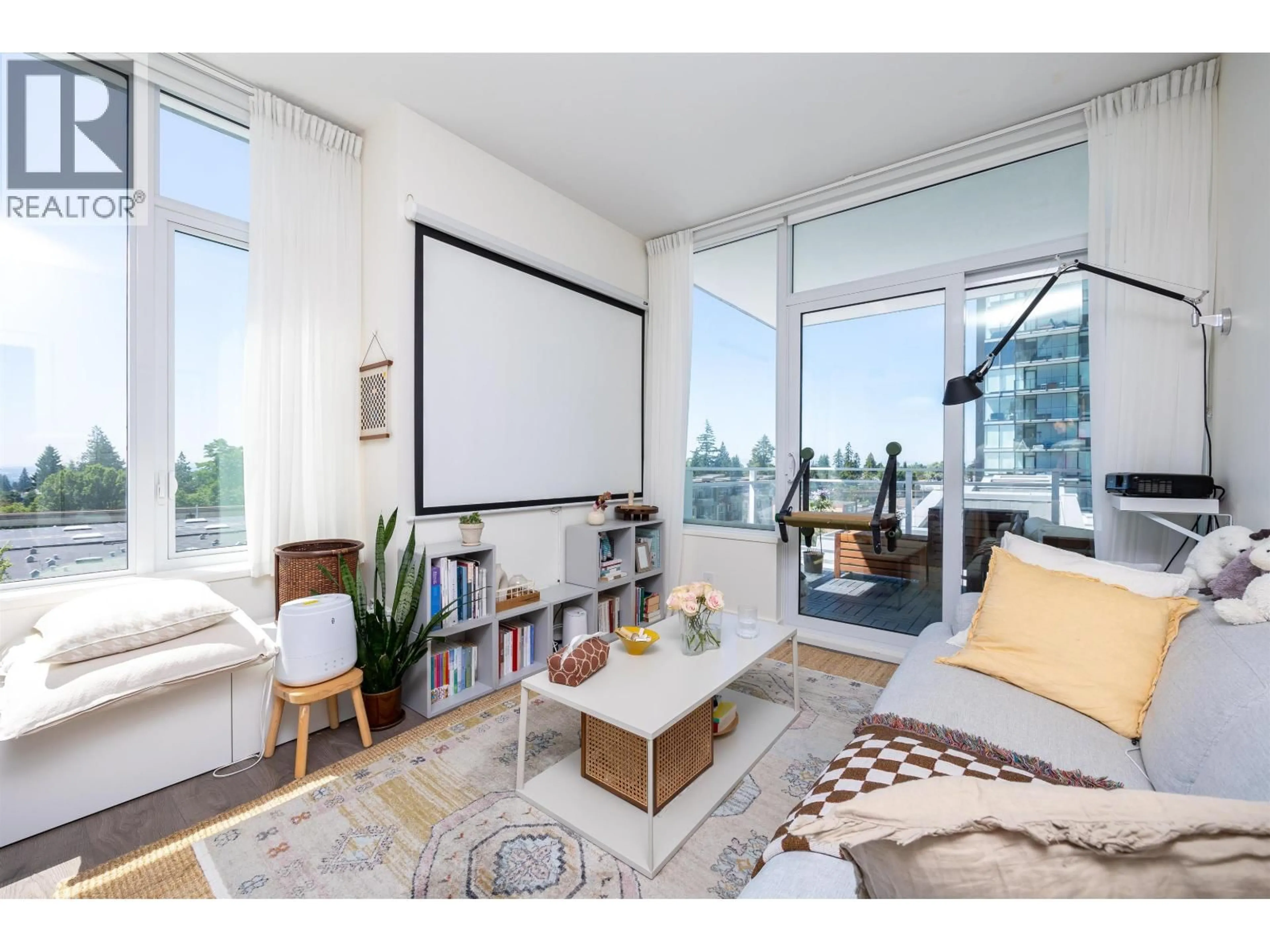 Living room with furniture, unknown for 605 - 5051 IMPERIAL STREET, Burnaby British Columbia V5J0J3