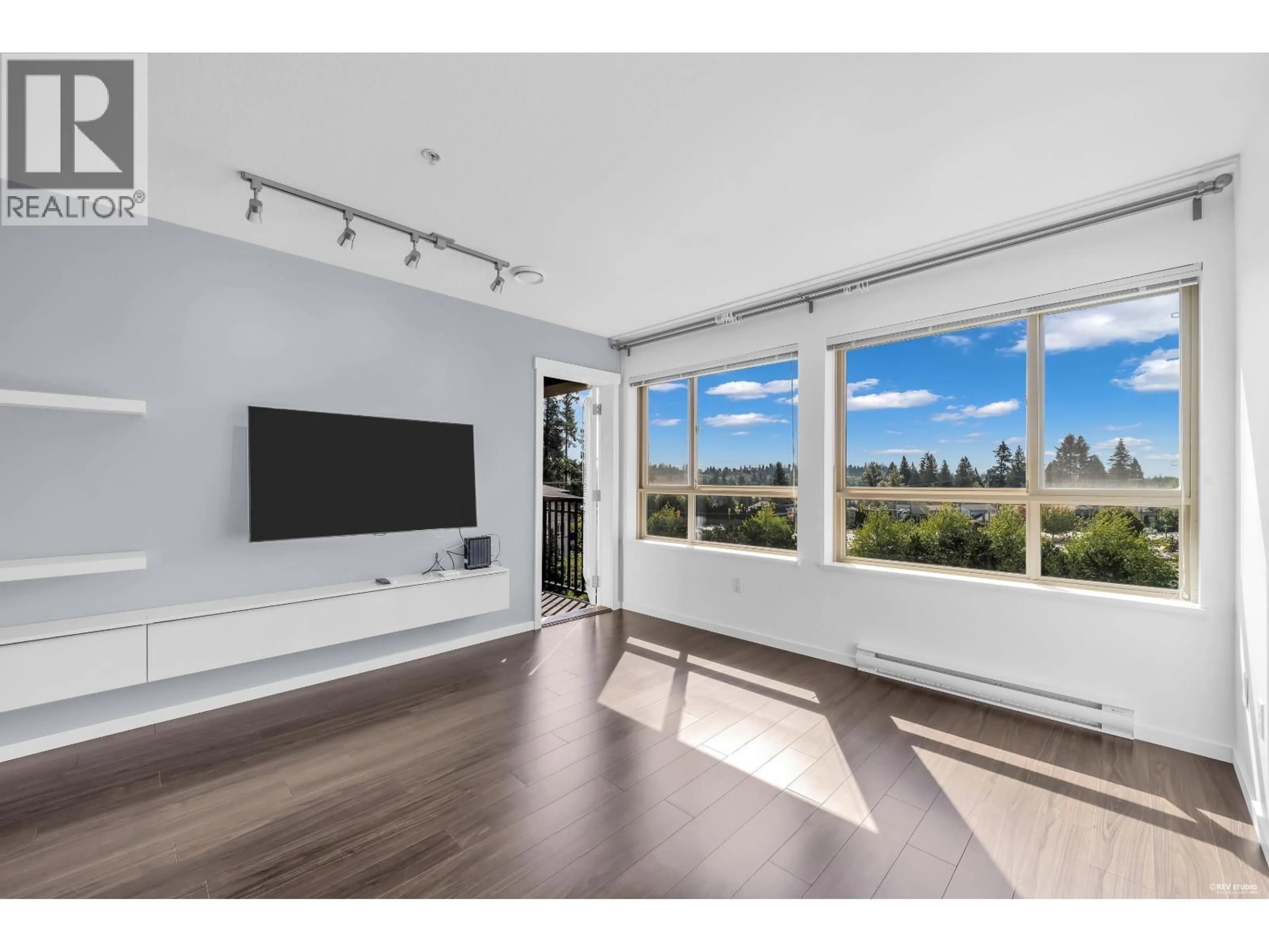 A pic of a room for 406 - 3156 DAYANEE SPRINGS BOULEVARD, Coquitlam British Columbia V3E0B9