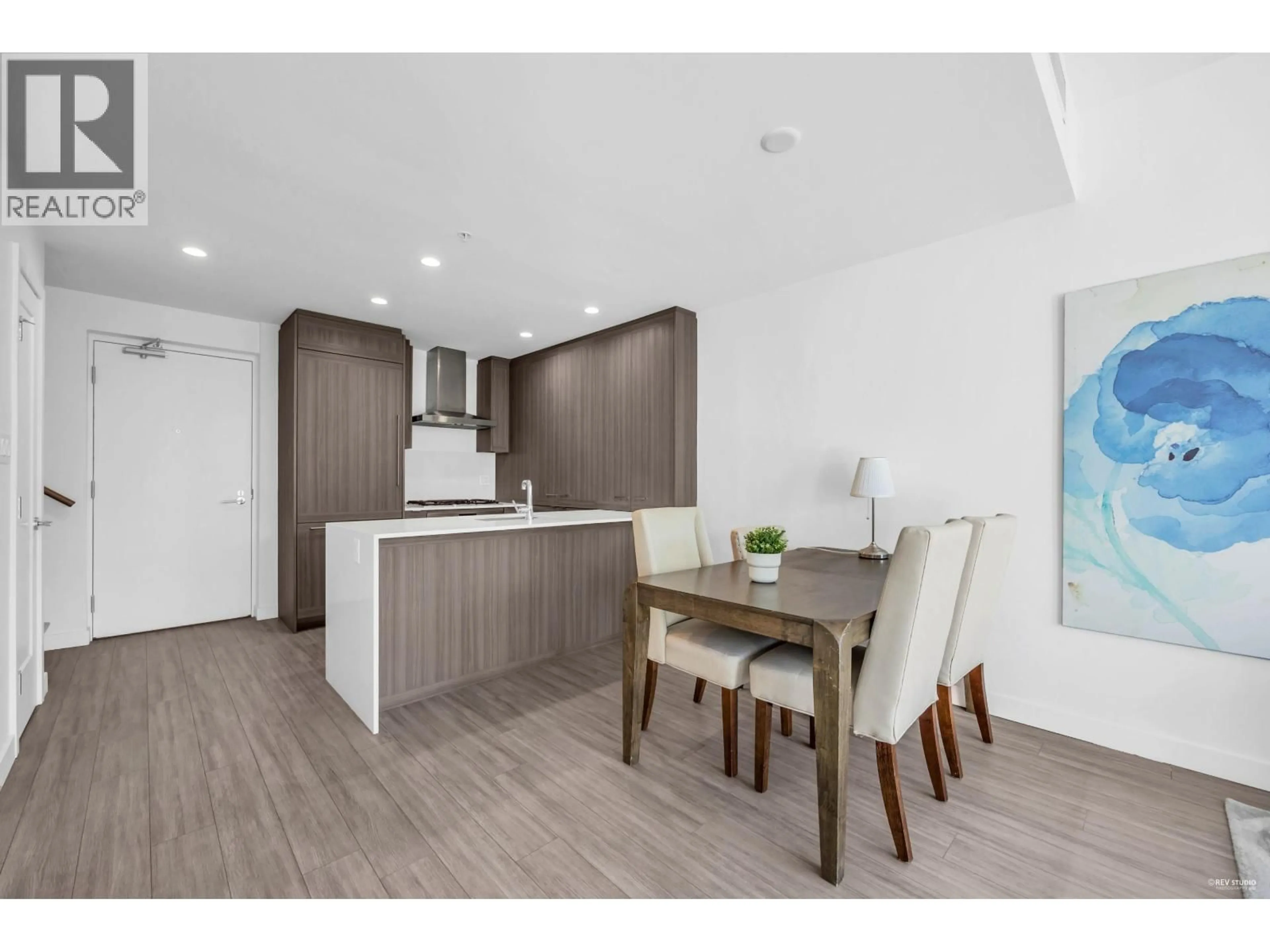 Open concept kitchen, wood/laminate floor for TH302 - 2351 BETA AVENUE, Burnaby British Columbia V5C0M2