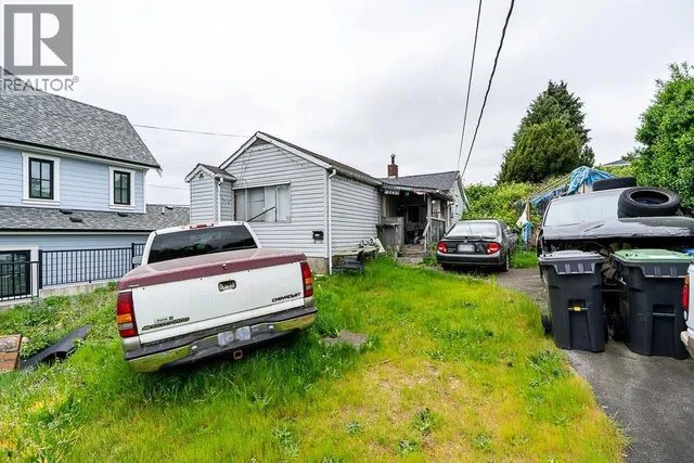 2235 EDINBURGH STREET, New Westminster 4