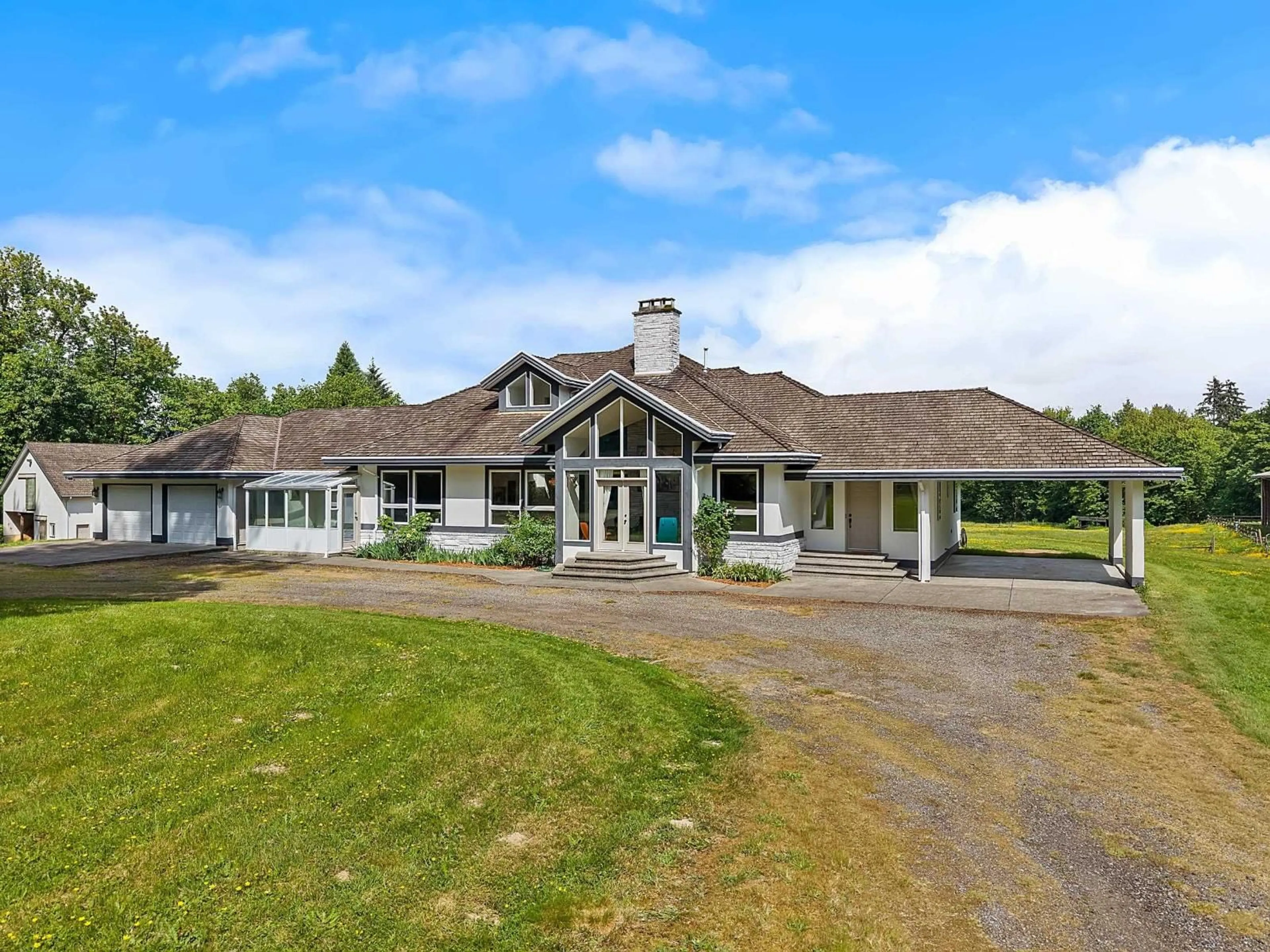 A pic from outside/outdoor area/front of a property/back of a property/a pic from drone, building for 29598 GALAHAD CRESCENT, Abbotsford British Columbia V4X2E4