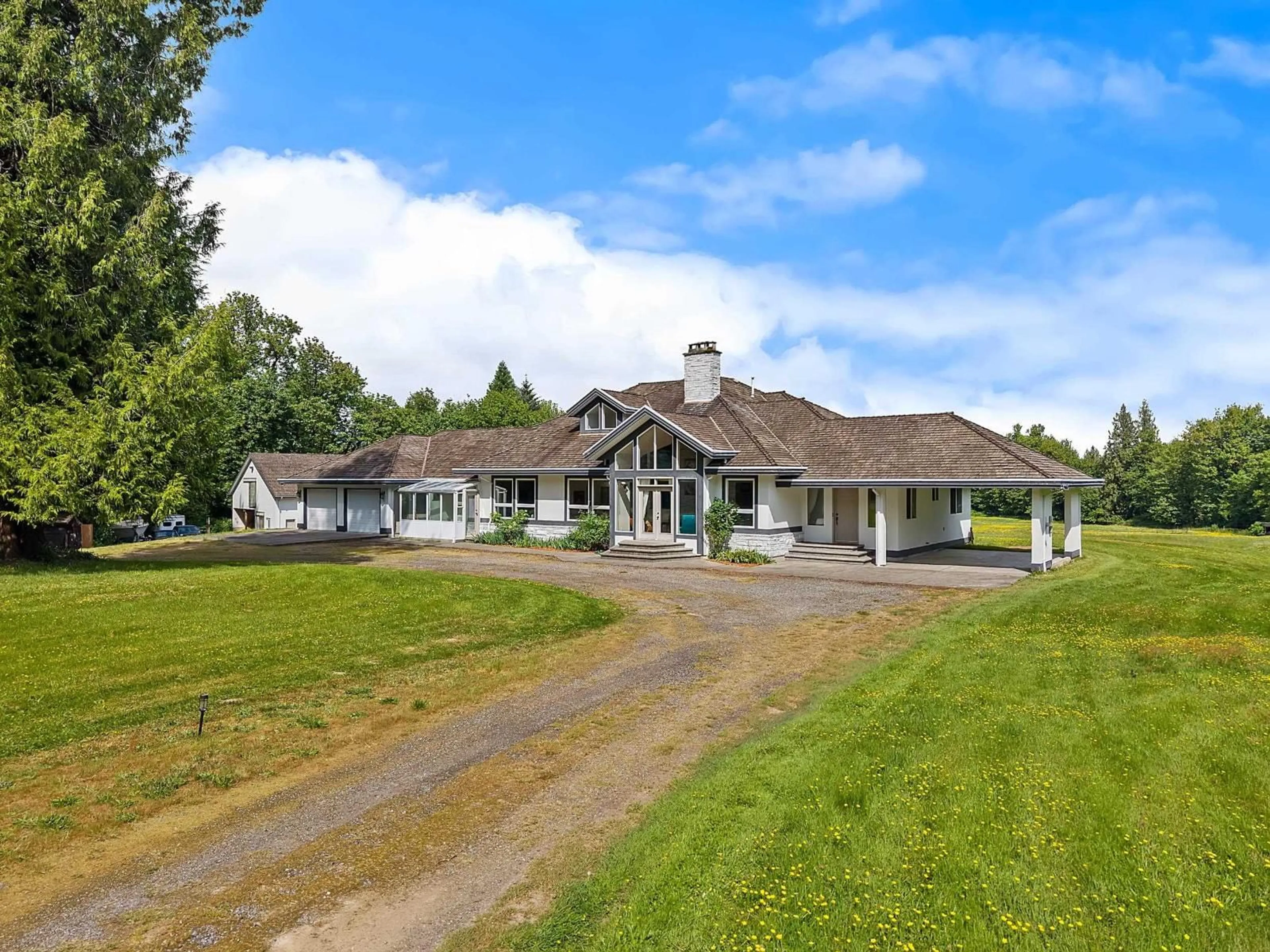 A pic from outside/outdoor area/front of a property/back of a property/a pic from drone, unknown for 29598 GALAHAD CRESCENT, Abbotsford British Columbia V4X2E4