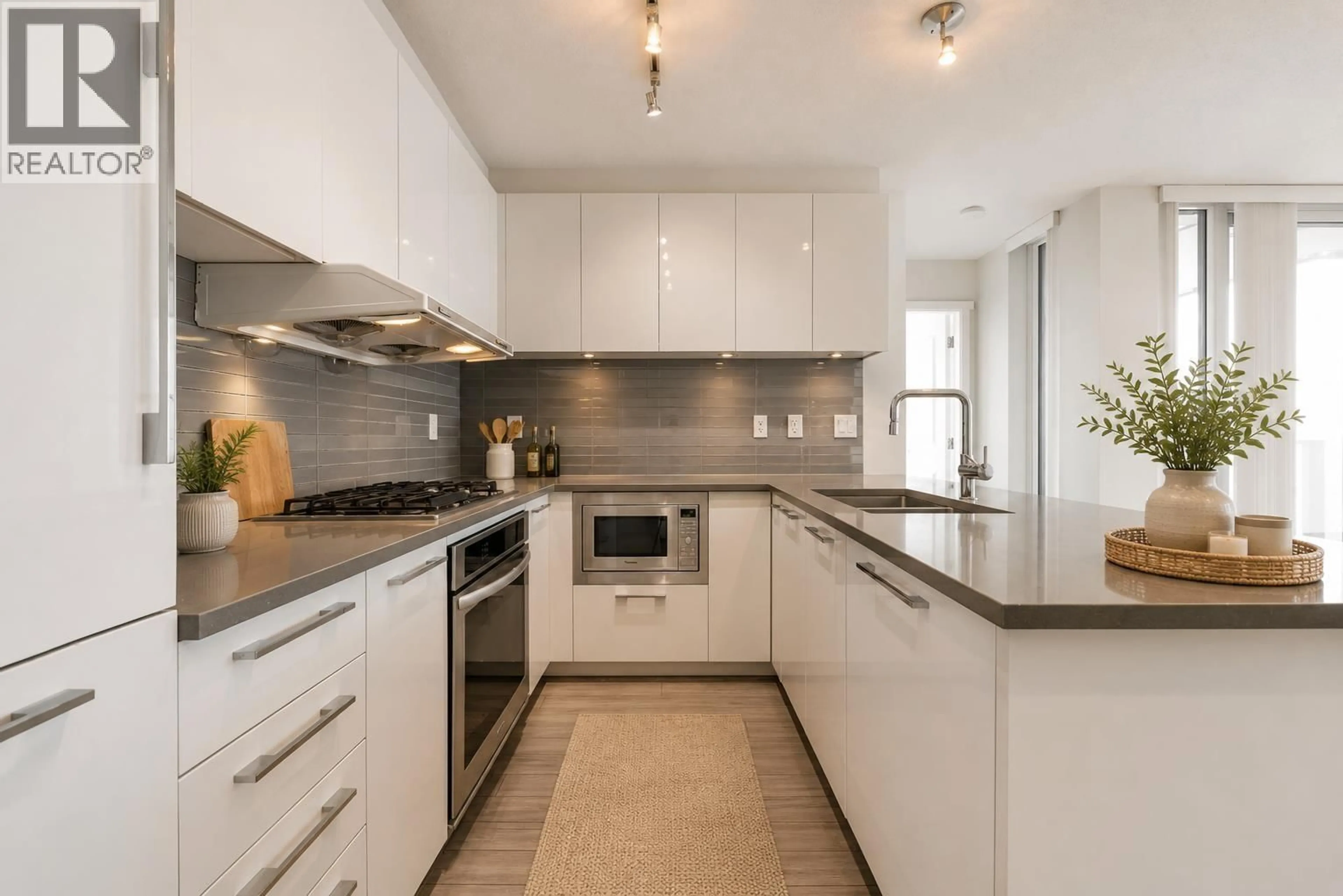 Contemporary kitchen, unknown for 1005 - 6658 DOW AVENUE, Burnaby British Columbia V5H0C7