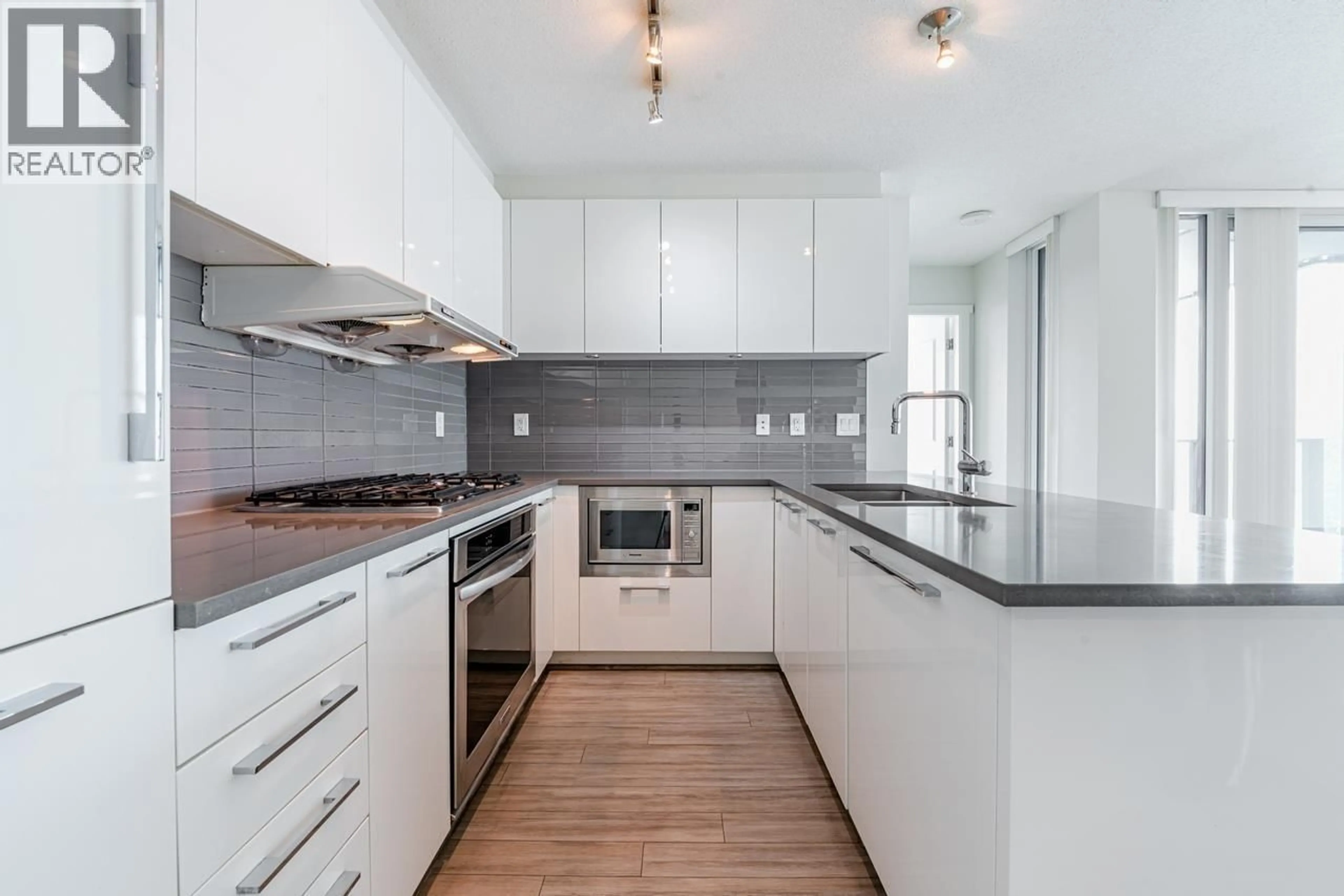 Unknown for 1005 - 6658 DOW AVENUE, Burnaby British Columbia V5H0C7