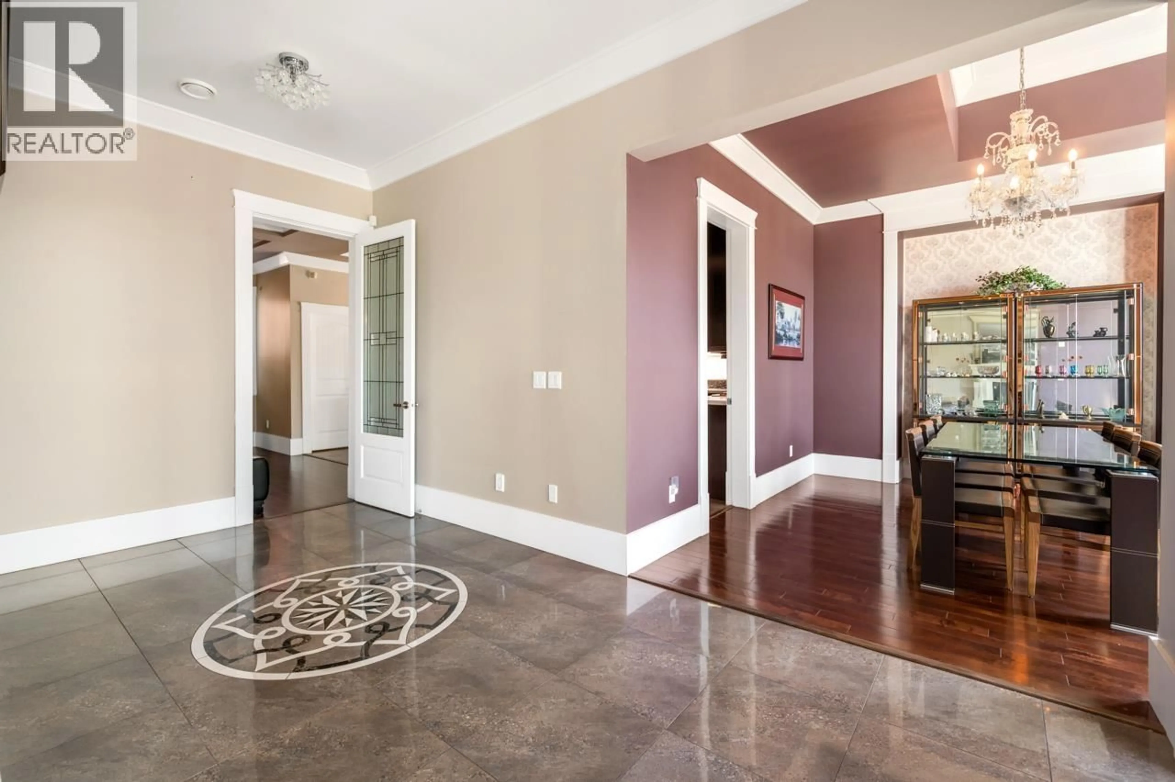 Indoor entryway for 7188 GRAY AVENUE, Burnaby British Columbia V5J3Y8