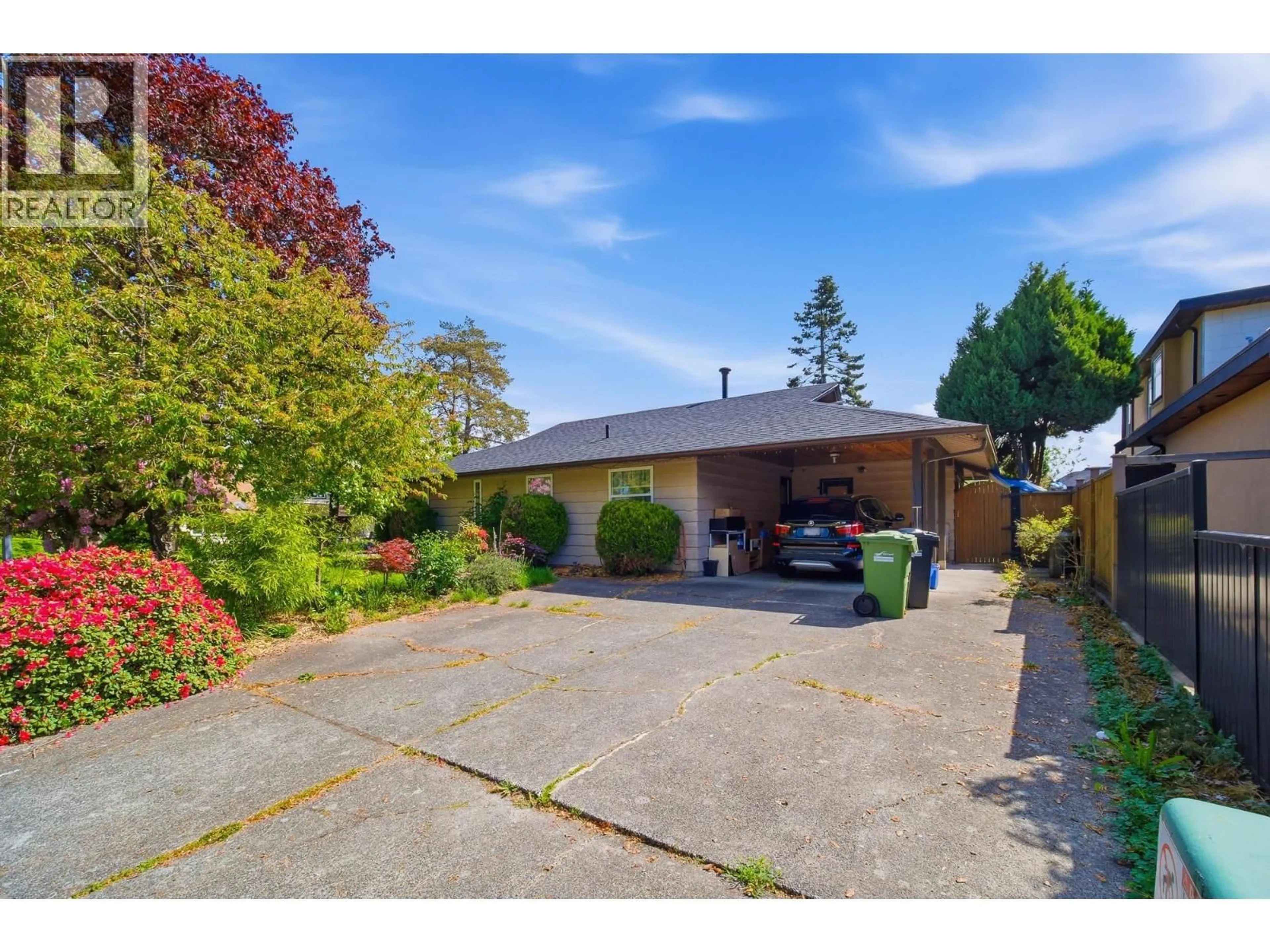 A pic from outside/outdoor area/front of a property/back of a property/a pic from drone, street for 11420 DANIELS ROAD, Richmond British Columbia V6X1M8
