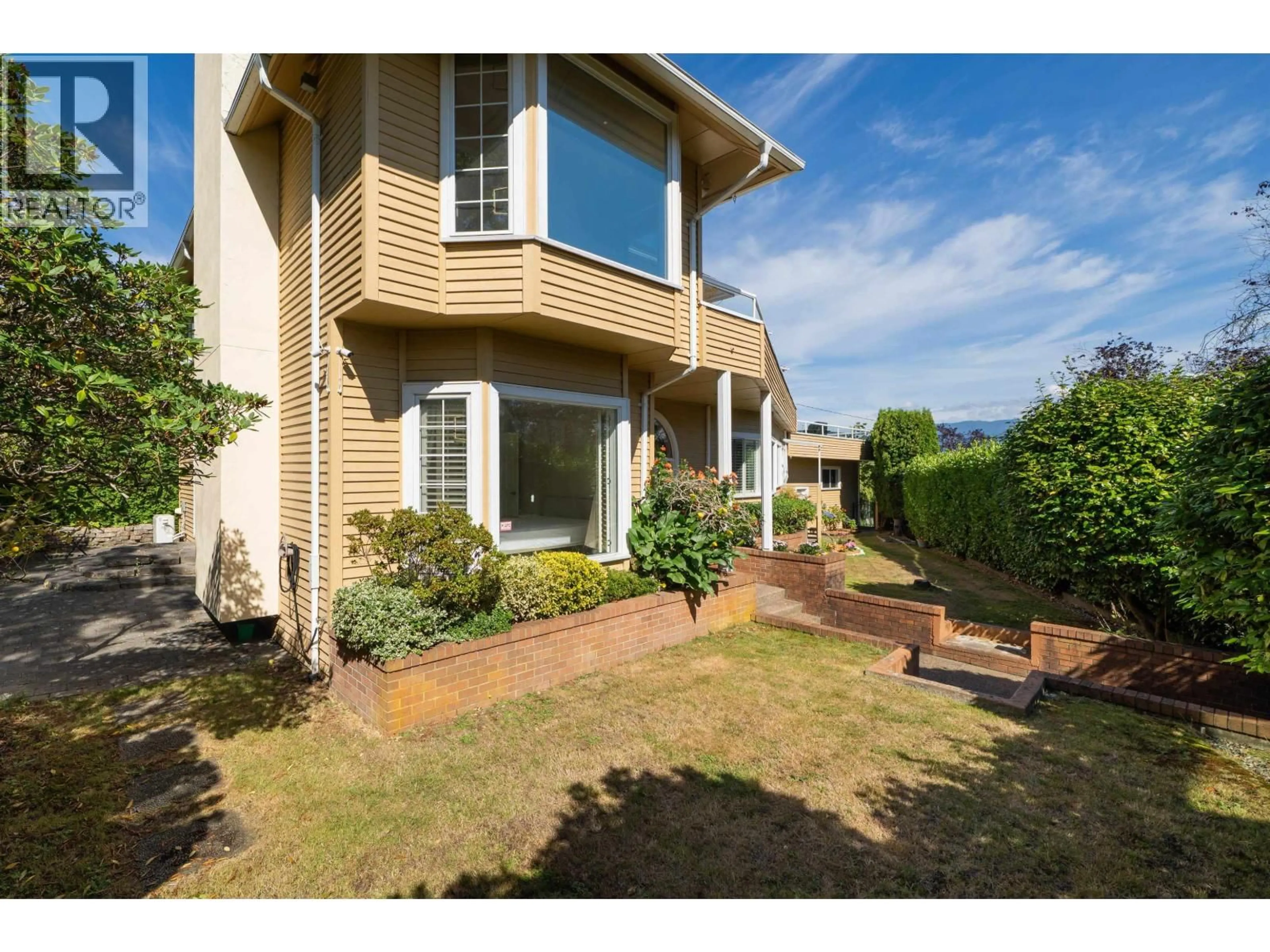A pic from outside/outdoor area/front of a property/back of a property/a pic from drone, street for 3655 QUESNEL DRIVE, Vancouver British Columbia V6L3E6