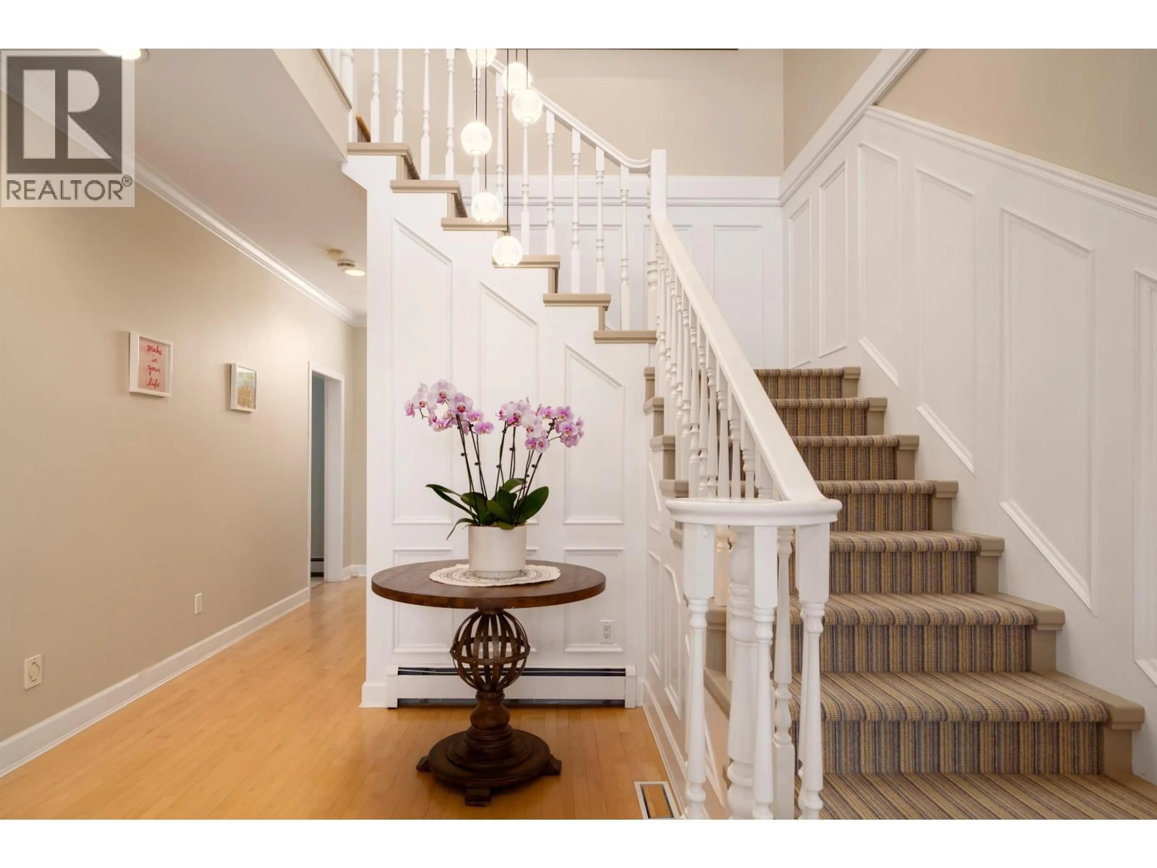 Indoor foyer for 3655 QUESNEL DRIVE, Vancouver British Columbia V6L3E6