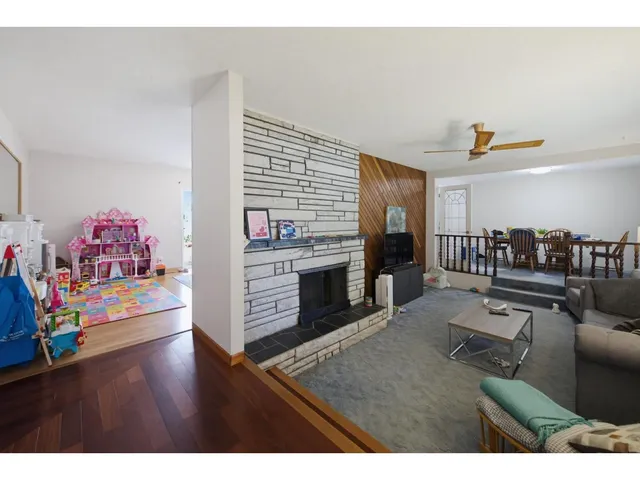 20441 94B AVENUE, Langley 5