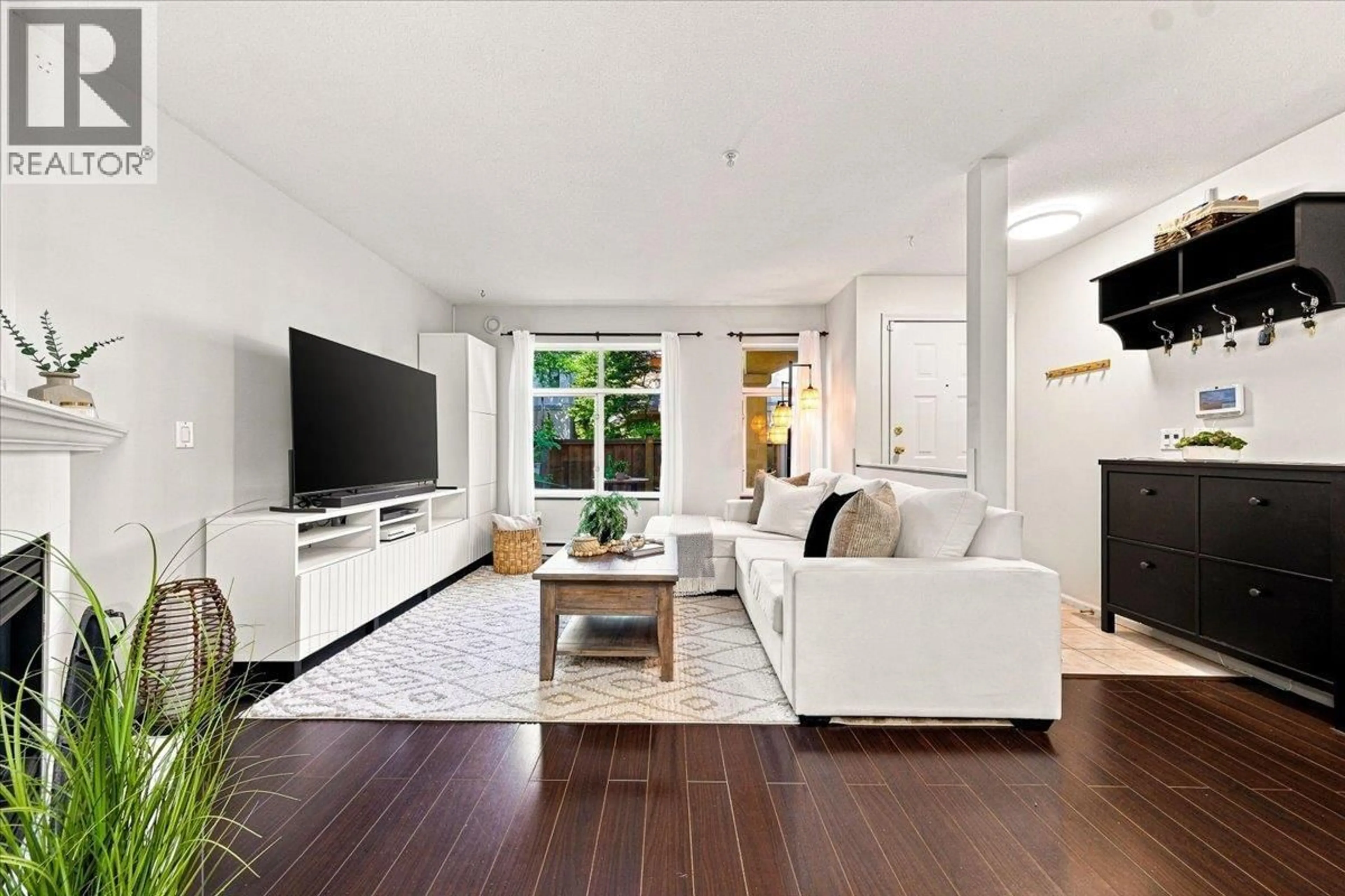 Living room with furniture, unknown for 56 - 3436 TERRA VITA PLACE, Vancouver British Columbia V5K5H6