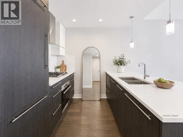 303 - 677 41ST AVENUE, Vancouver 4