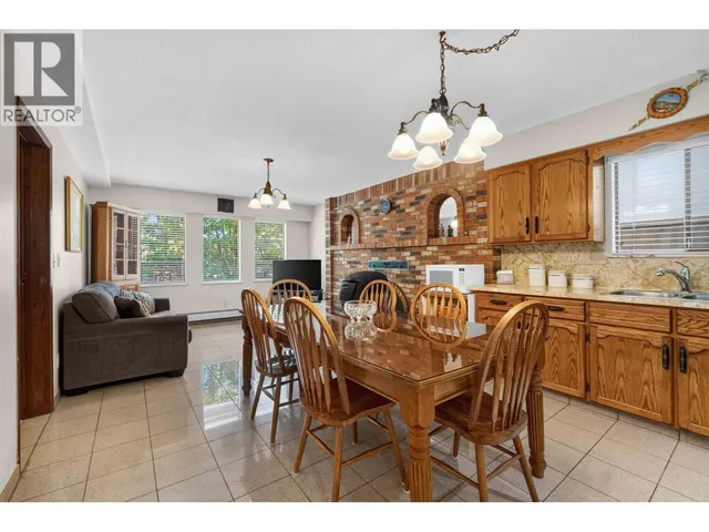 2739 8TH AVENUE, Vancouver 5