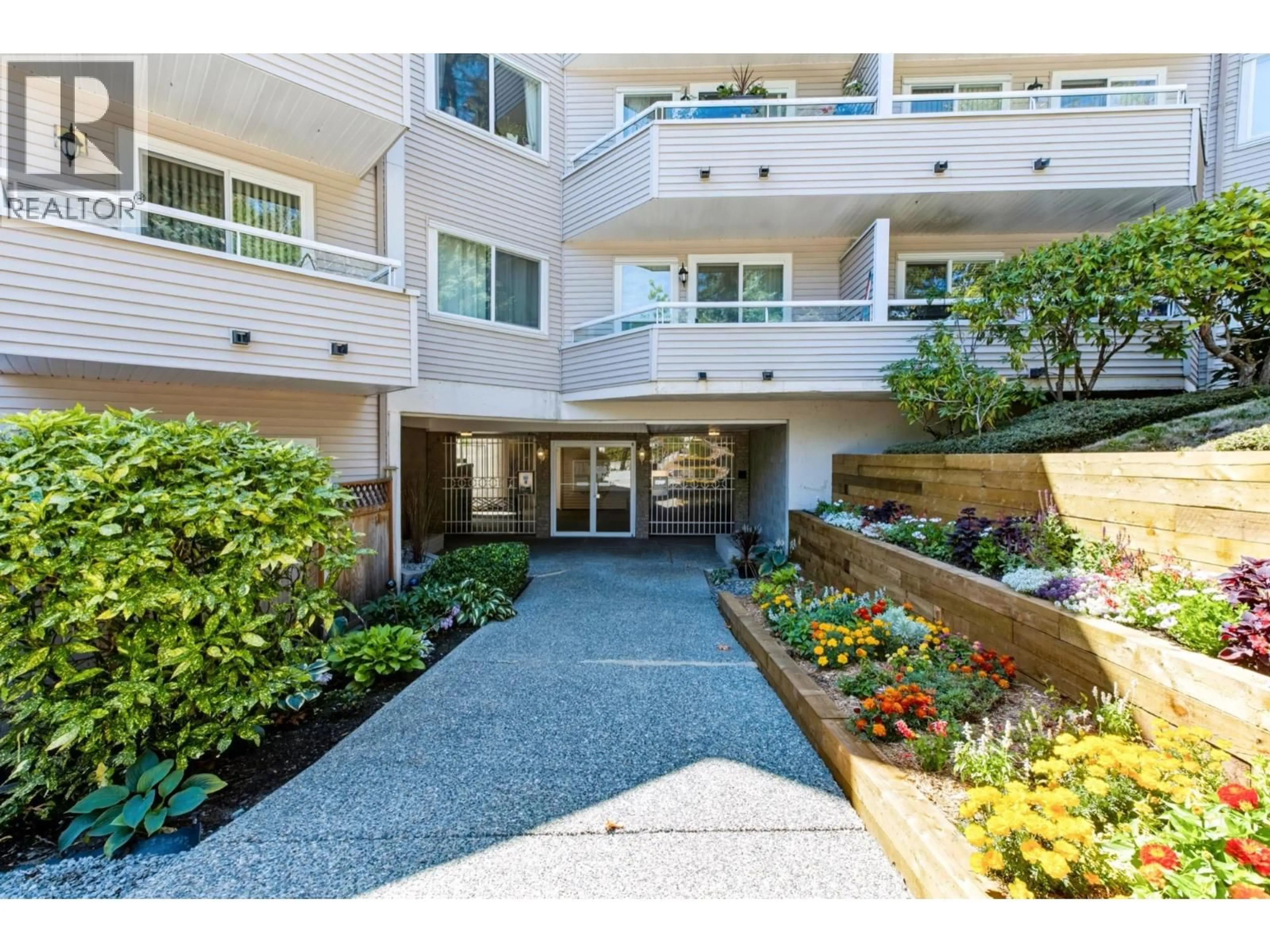 Indoor foyer for 310 - 450 BROMLEY STREET, Coquitlam British Columbia V3K6S5