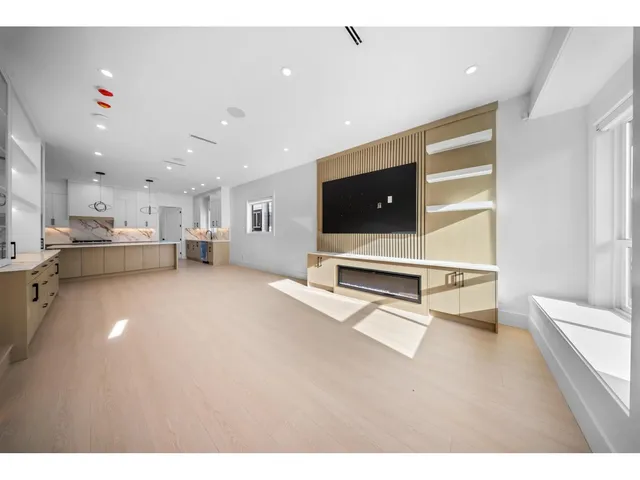 16473 20 AVENUE, Surrey 2