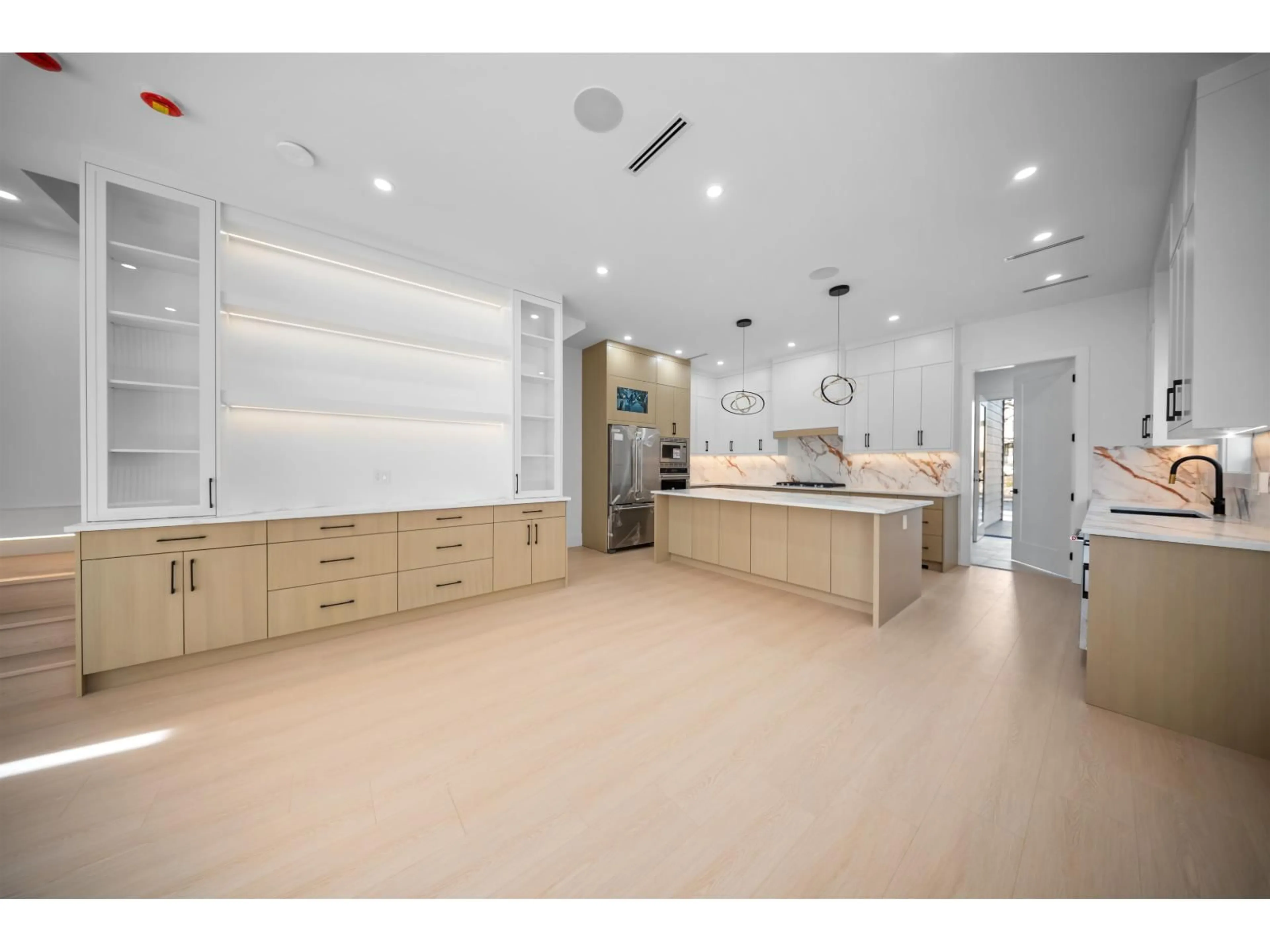 Unknown for 16473 20 AVENUE, Surrey British Columbia V3Z9M9