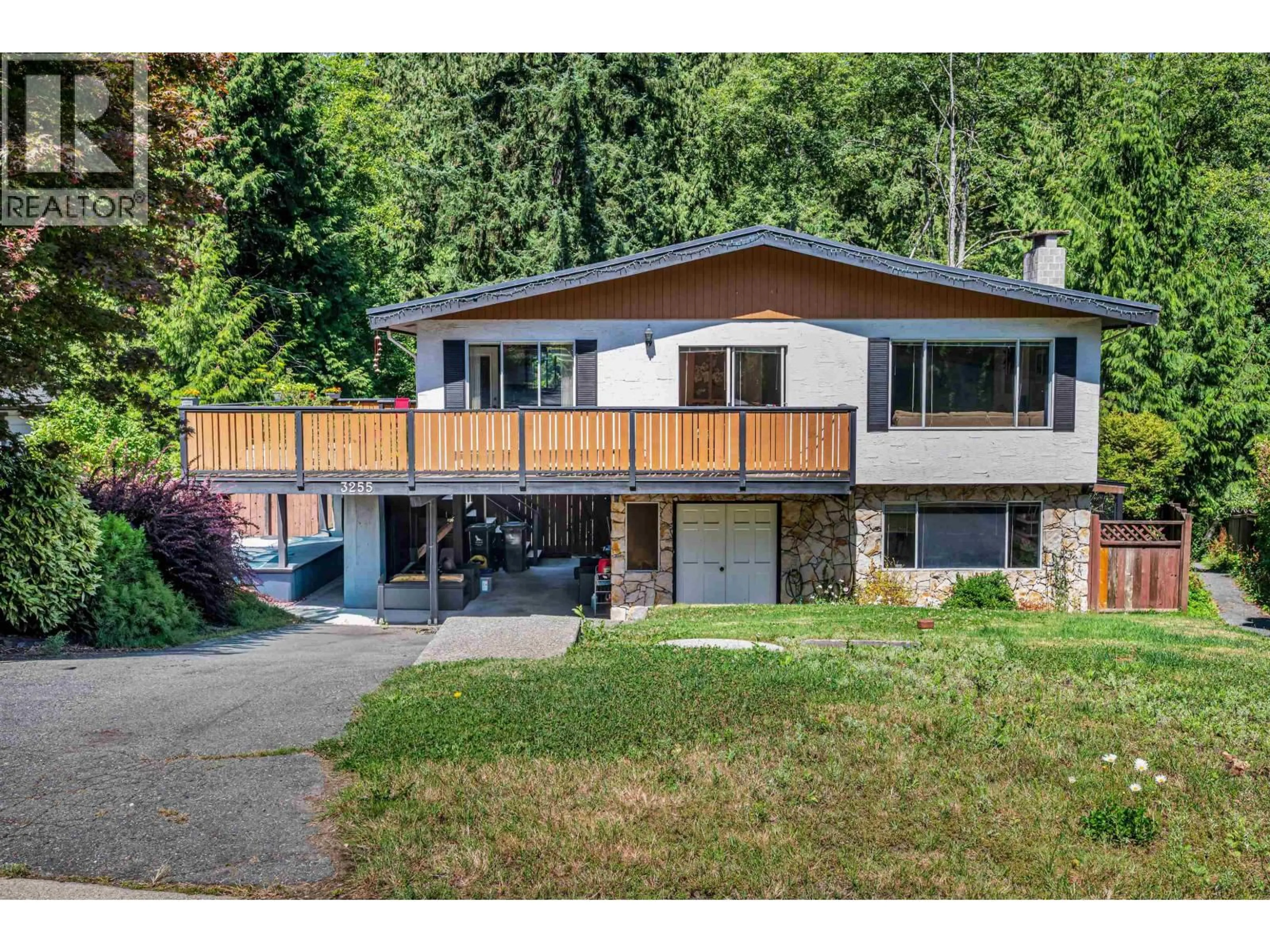 Home with vinyl exterior material, unknown for 3255 MILTON AVENUE, North Vancouver British Columbia V7K2B3