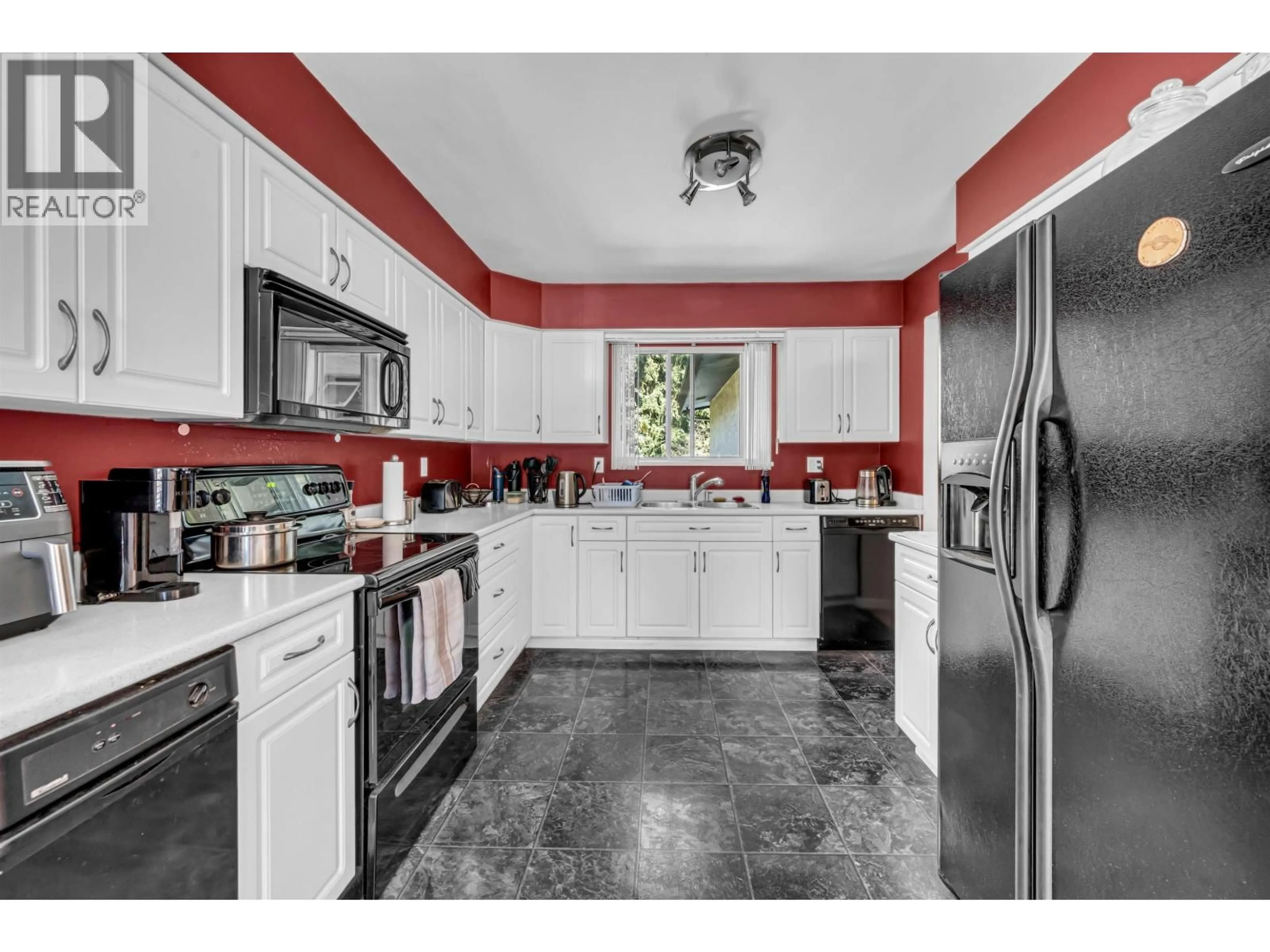 Standard kitchen, ceramic/tile floor for 3255 MILTON AVENUE, North Vancouver British Columbia V7K2B3