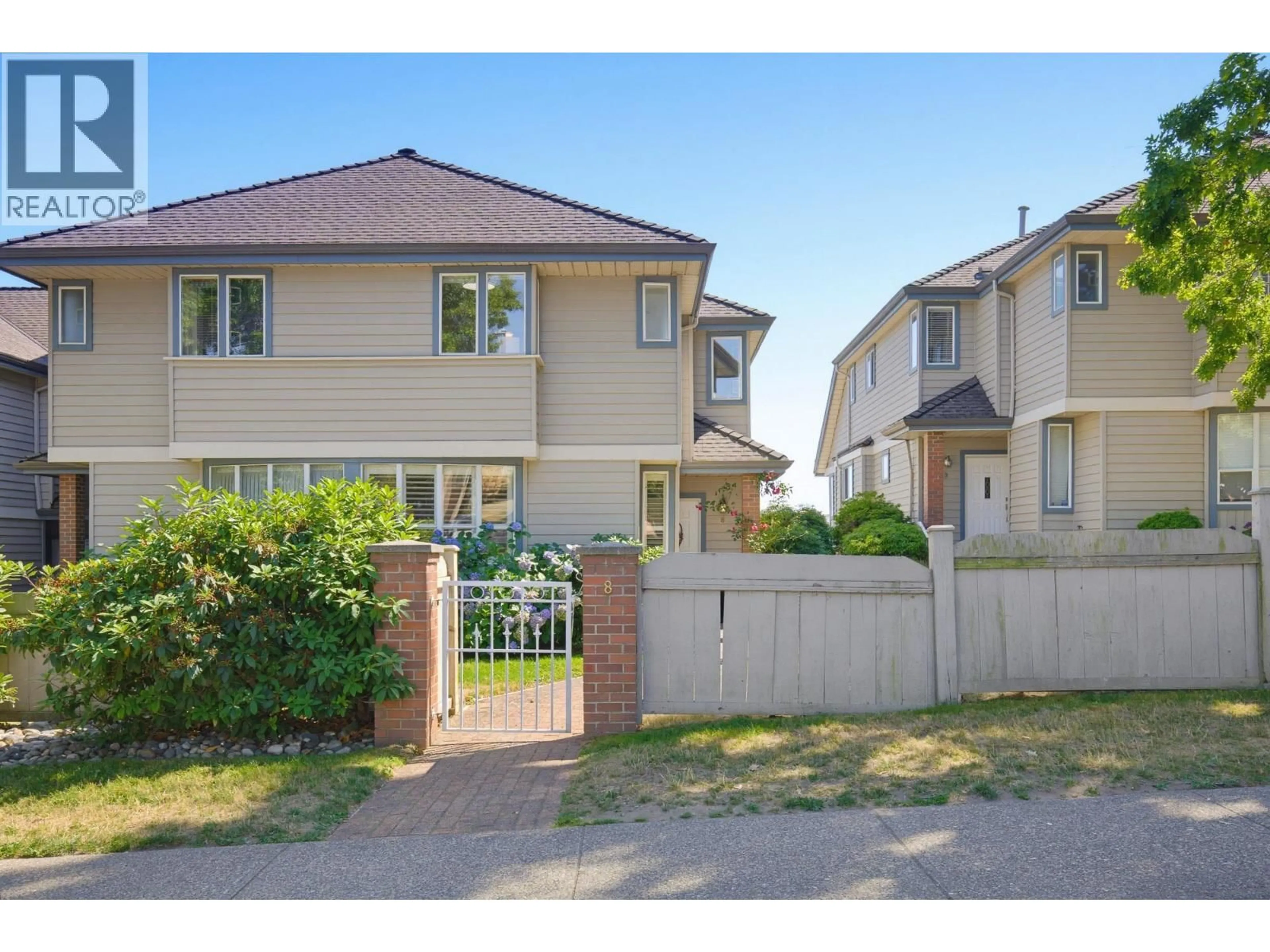 A pic from outside/outdoor area/front of a property/back of a property/a pic from drone, street for 8 - 920 CITADEL DRIVE, Port Coquitlam British Columbia V3C5X8
