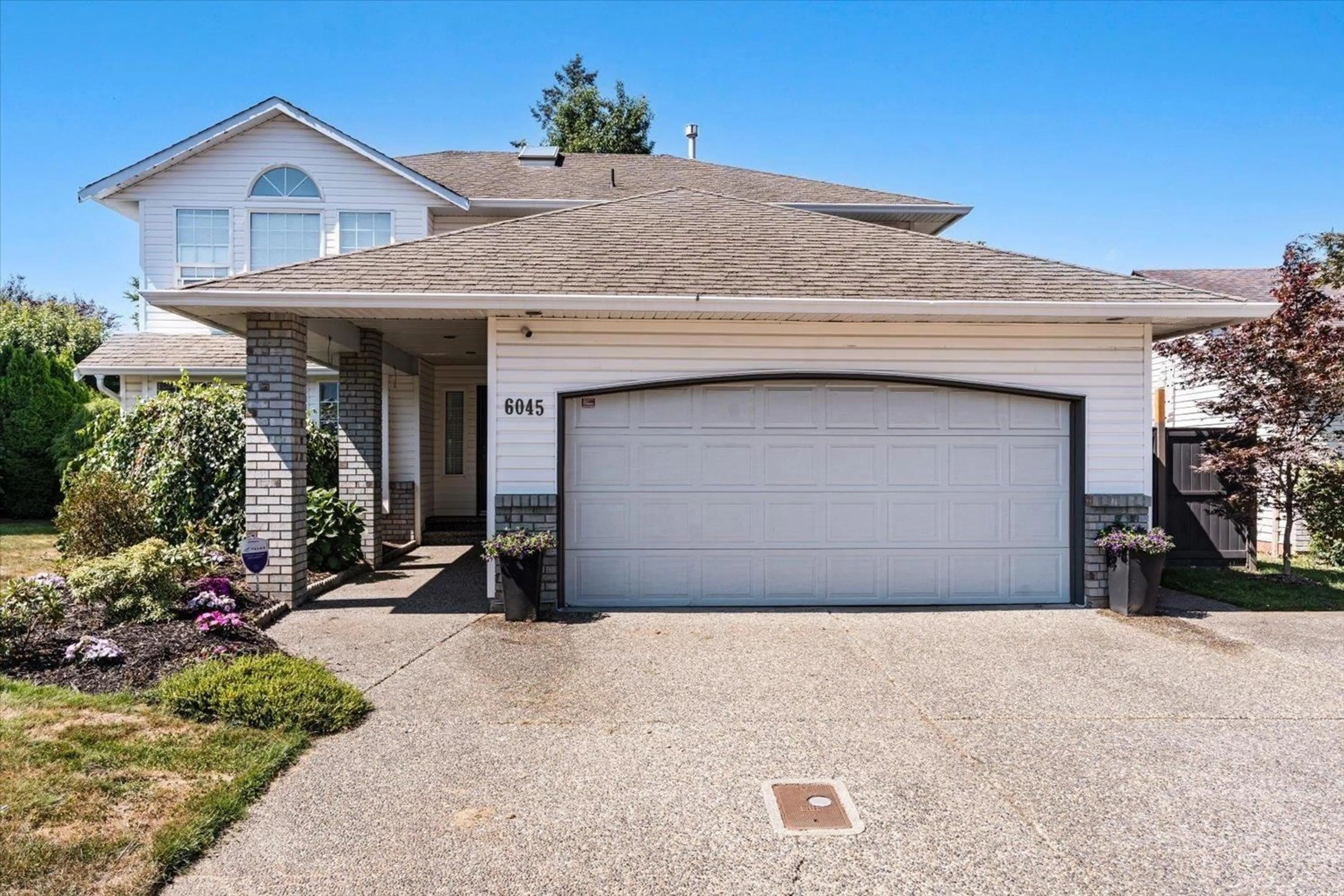 Home with vinyl exterior material, street for 6045 GLENROY DRIVE, Chilliwack British Columbia V2R2H8