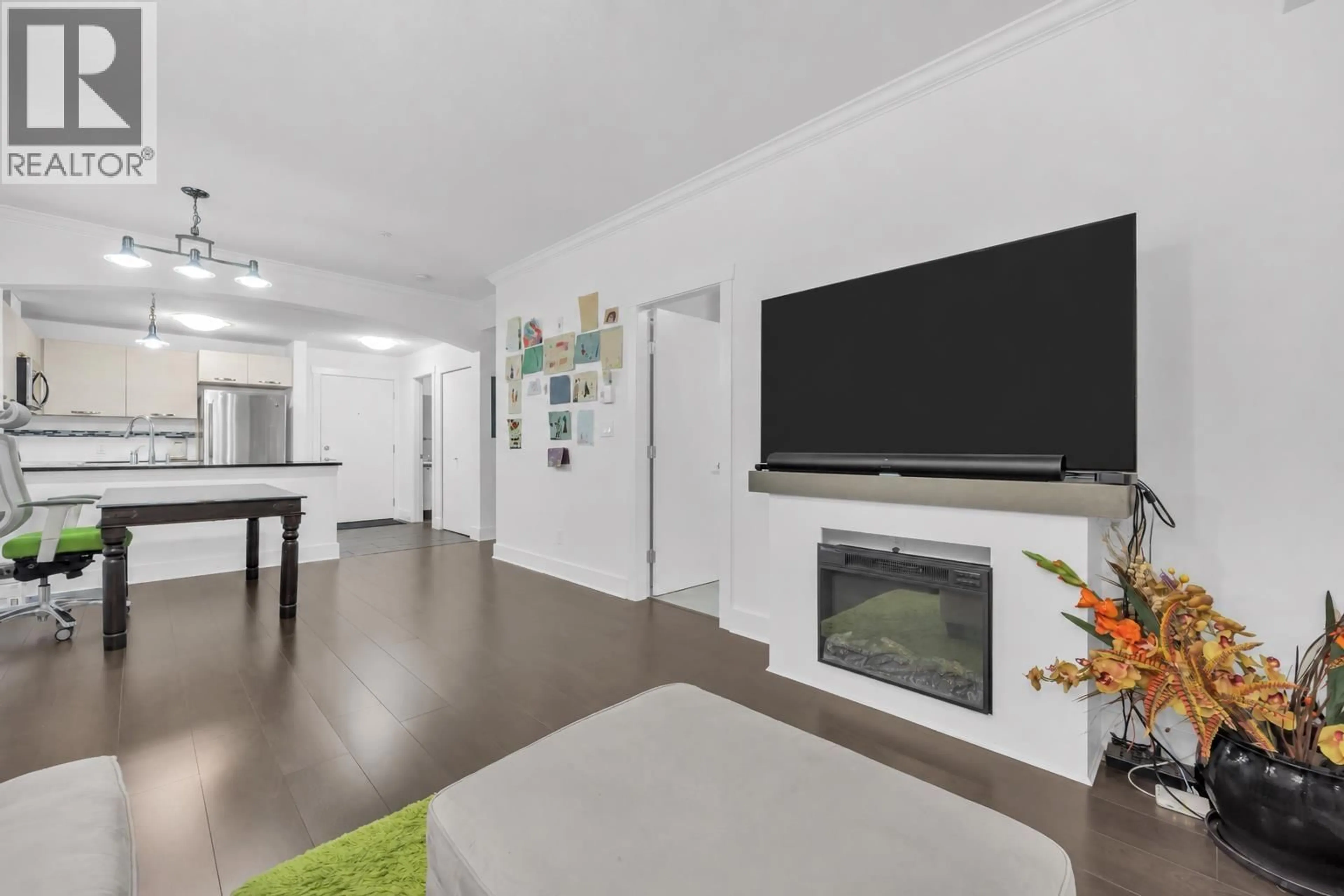 Unknown for 203 - 7418 BYRNEPARK WALK, Burnaby British Columbia V3N0B3
