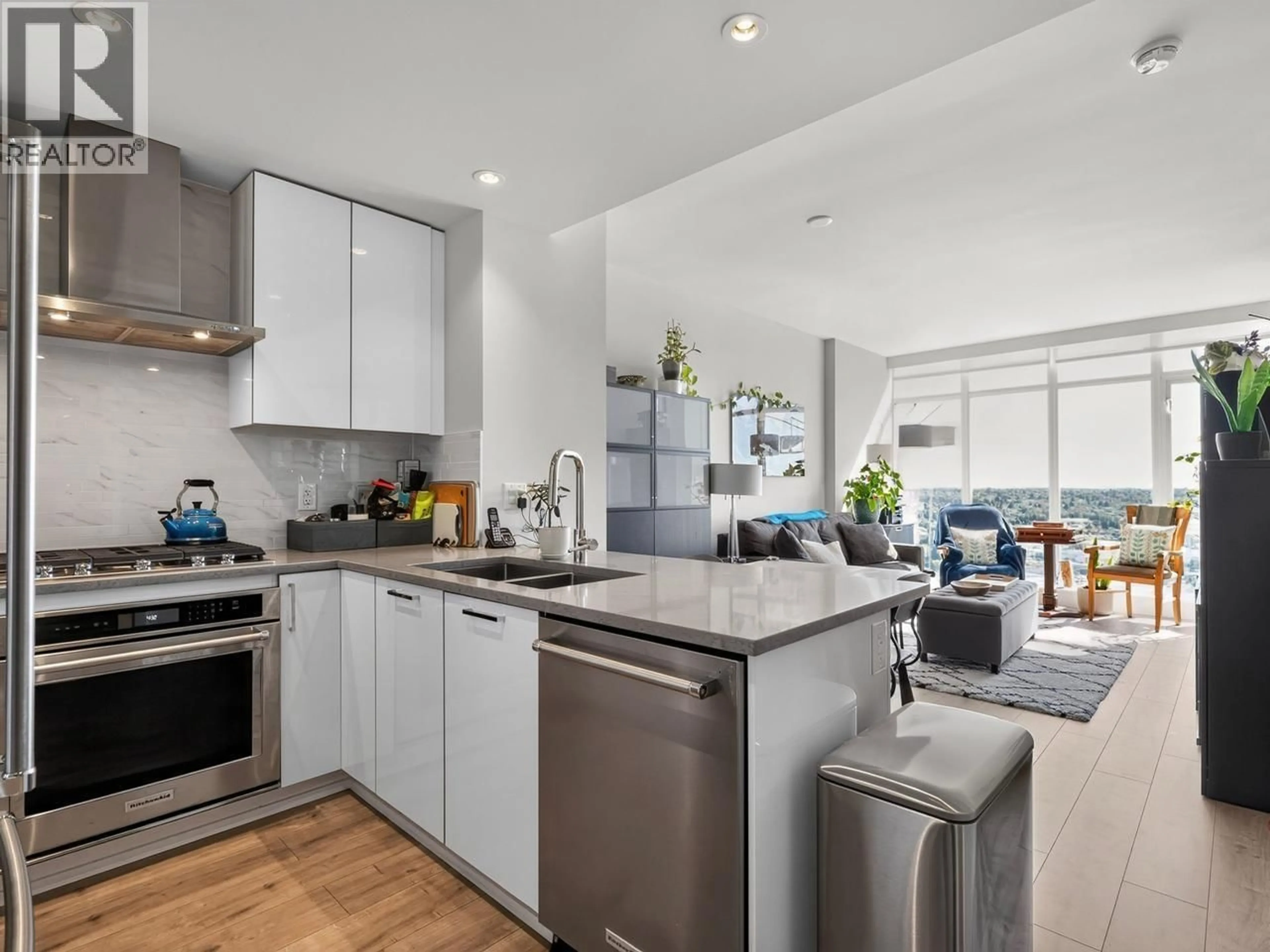 Open concept kitchen, unknown for 3603 - 1788 GILMORE AVENUE, Burnaby British Columbia V5C0L5