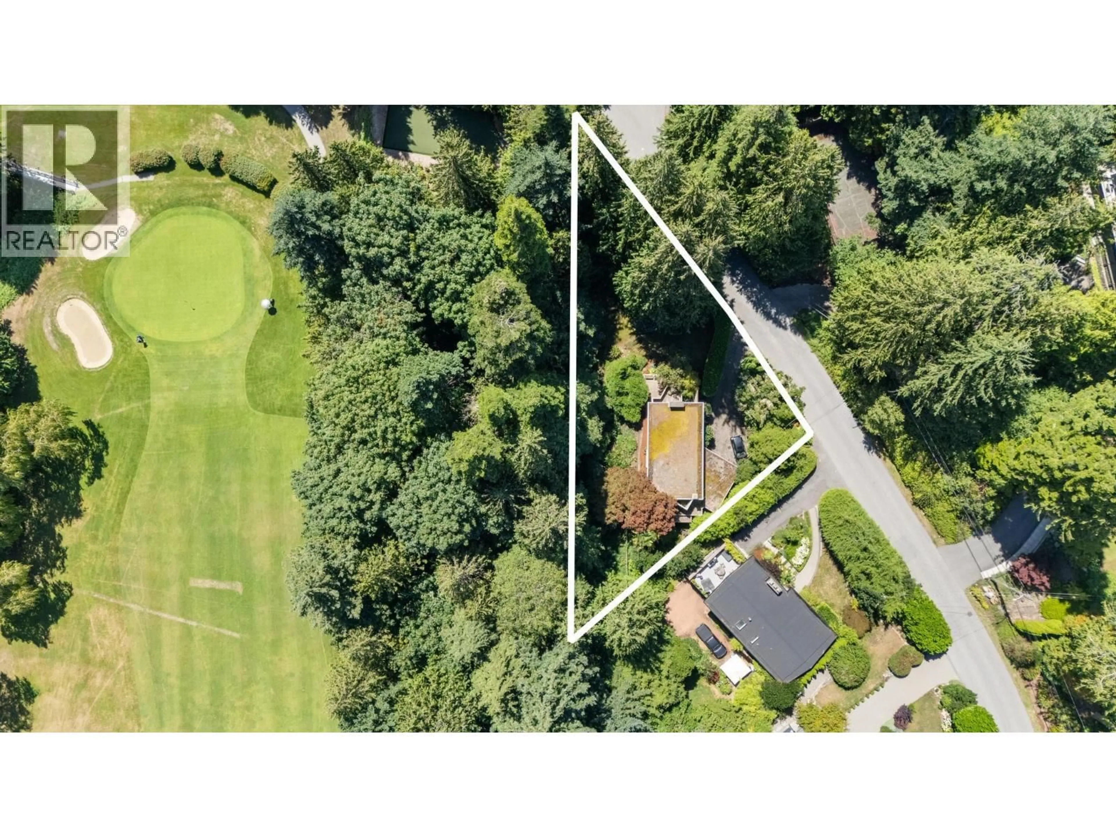 A pic from outside/outdoor area/front of a property/back of a property/a pic from drone, unknown for 6222 ST. GEORGES AVENUE, West Vancouver British Columbia V7W1Z7