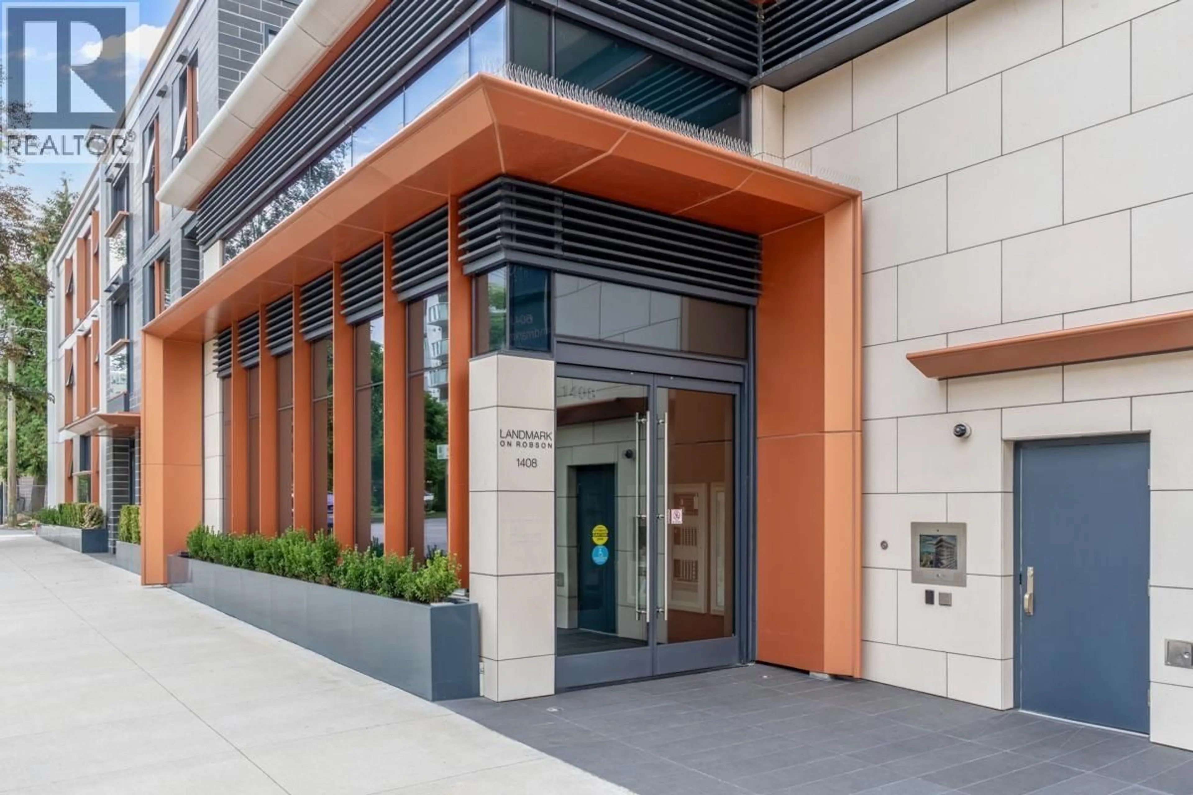 Indoor foyer for 1004 - 1408 ROBSON STREET, Vancouver British Columbia V6G1B9