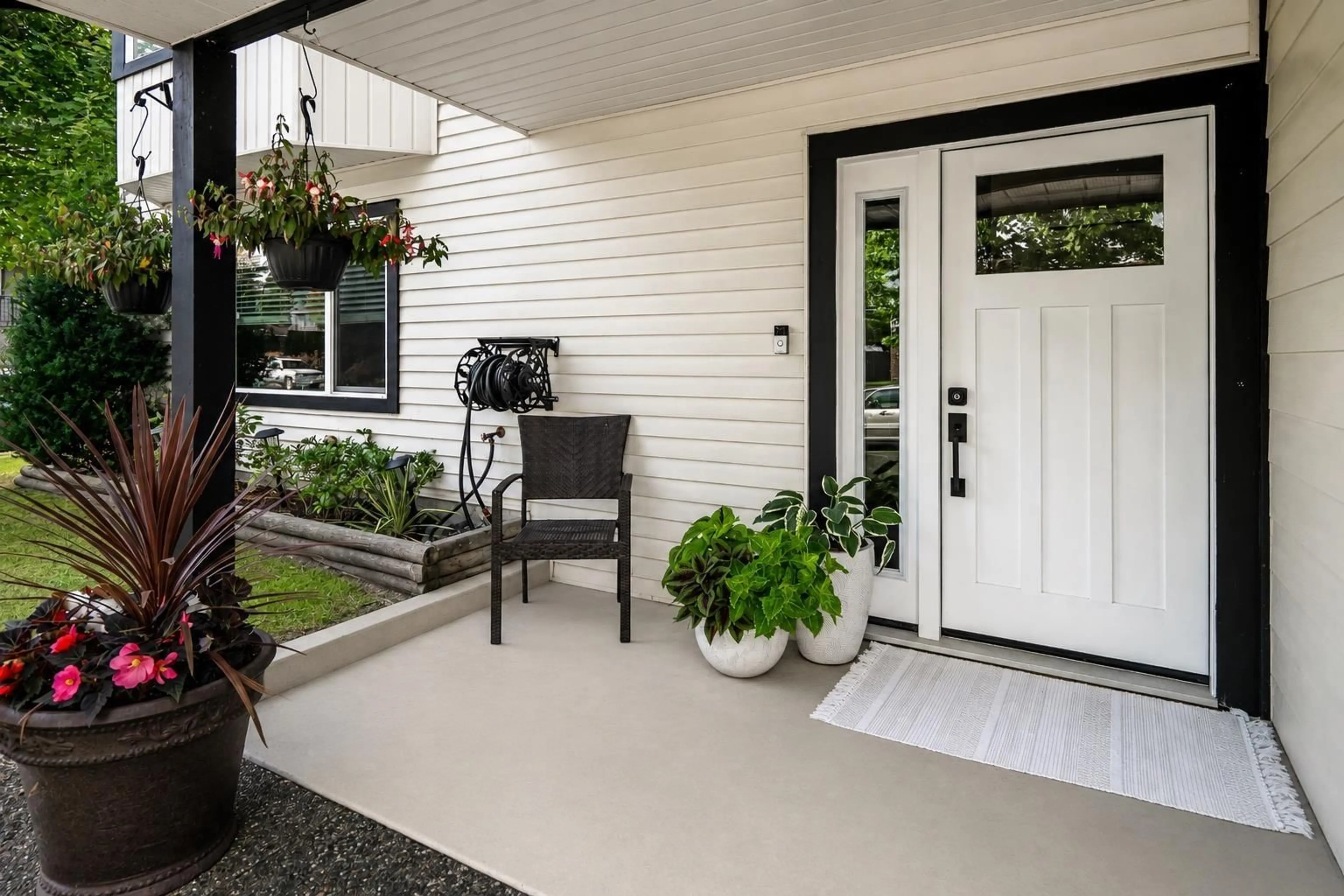 Indoor entryway for 21230 95A AVENUE, Langley British Columbia V1M1P2