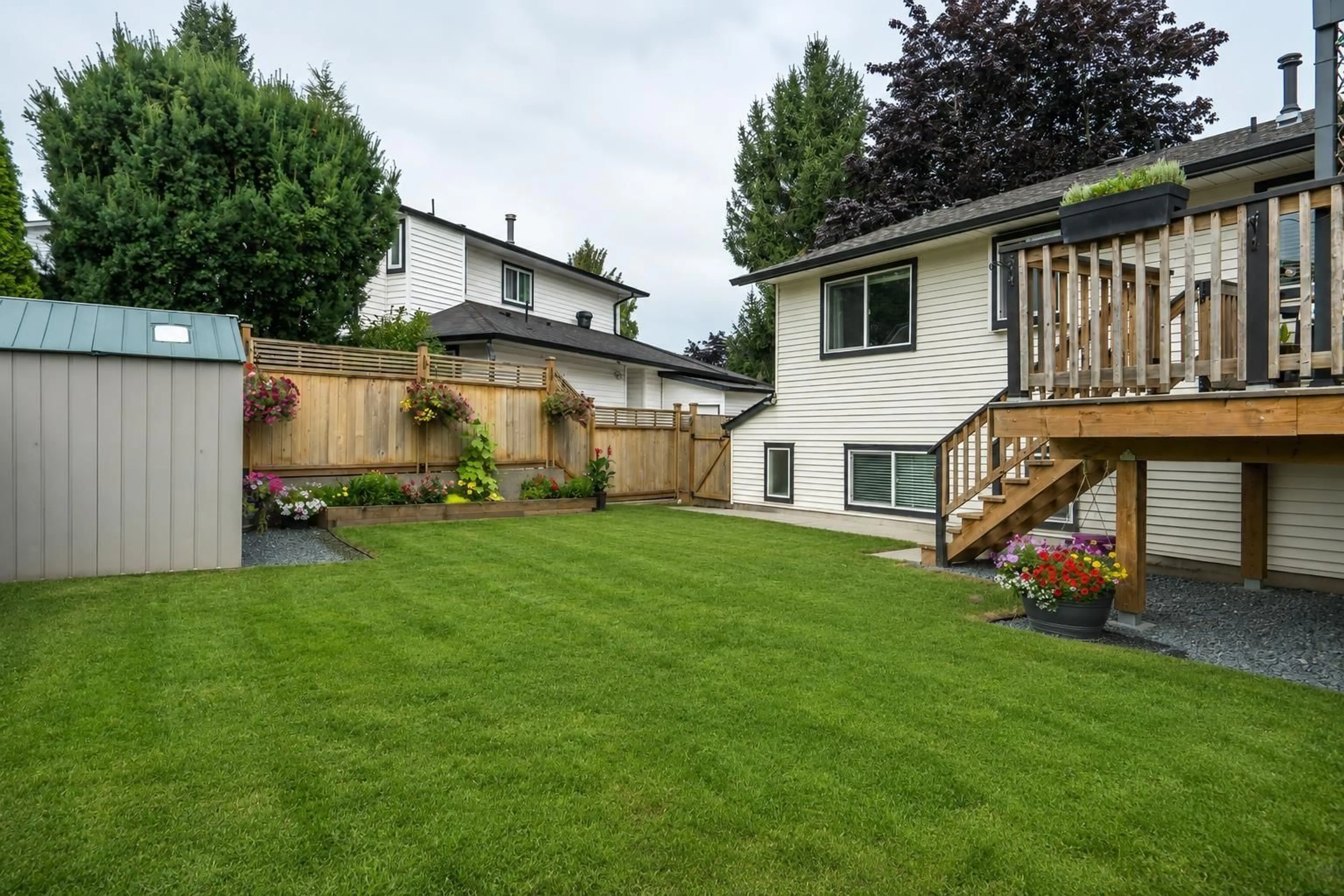 Patio, unknown for 21230 95A AVENUE, Langley British Columbia V1M1P2