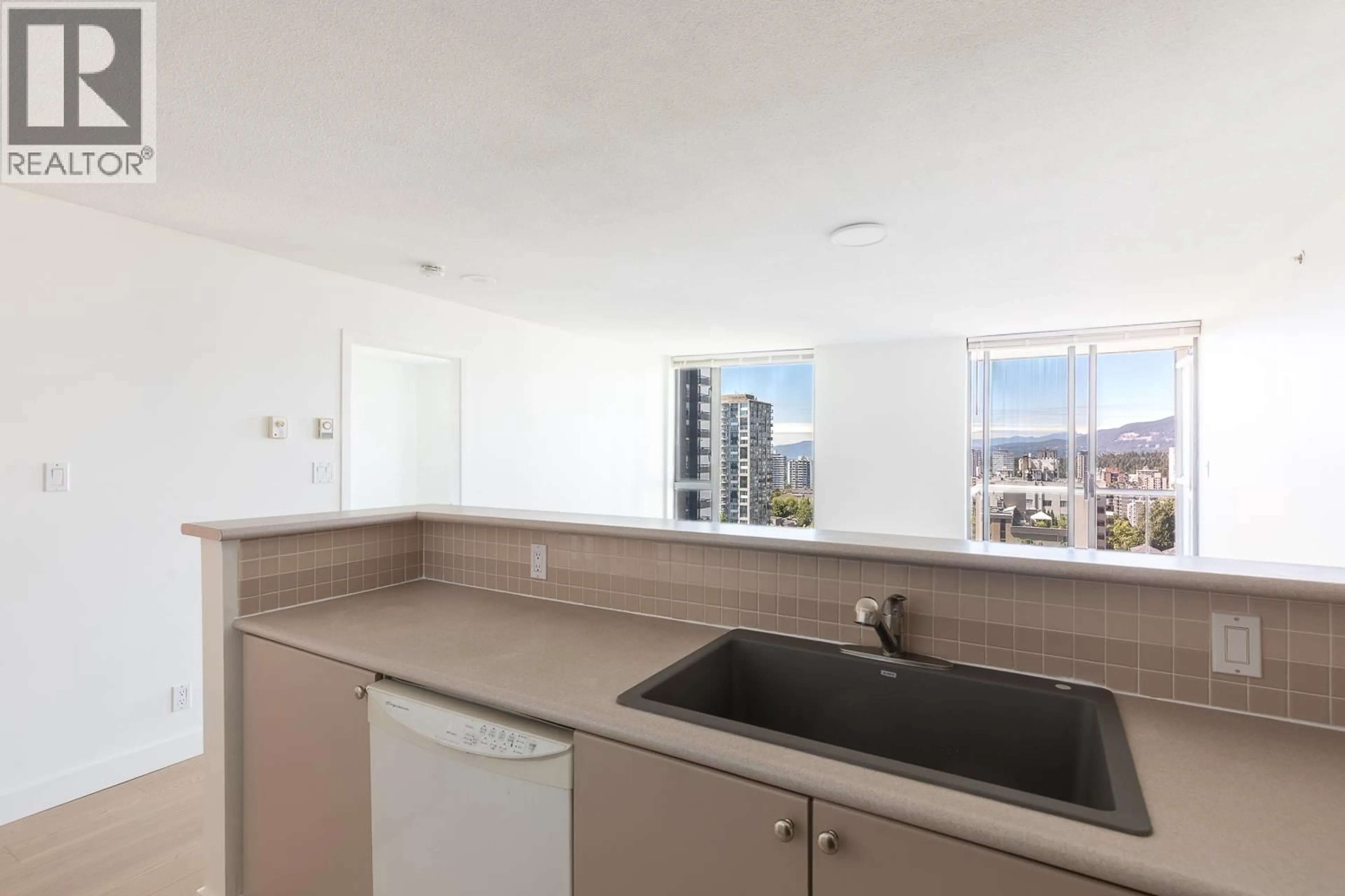 Standard kitchen, unknown for 1107 - 1277 NELSON STREET, Vancouver British Columbia V6E4M8