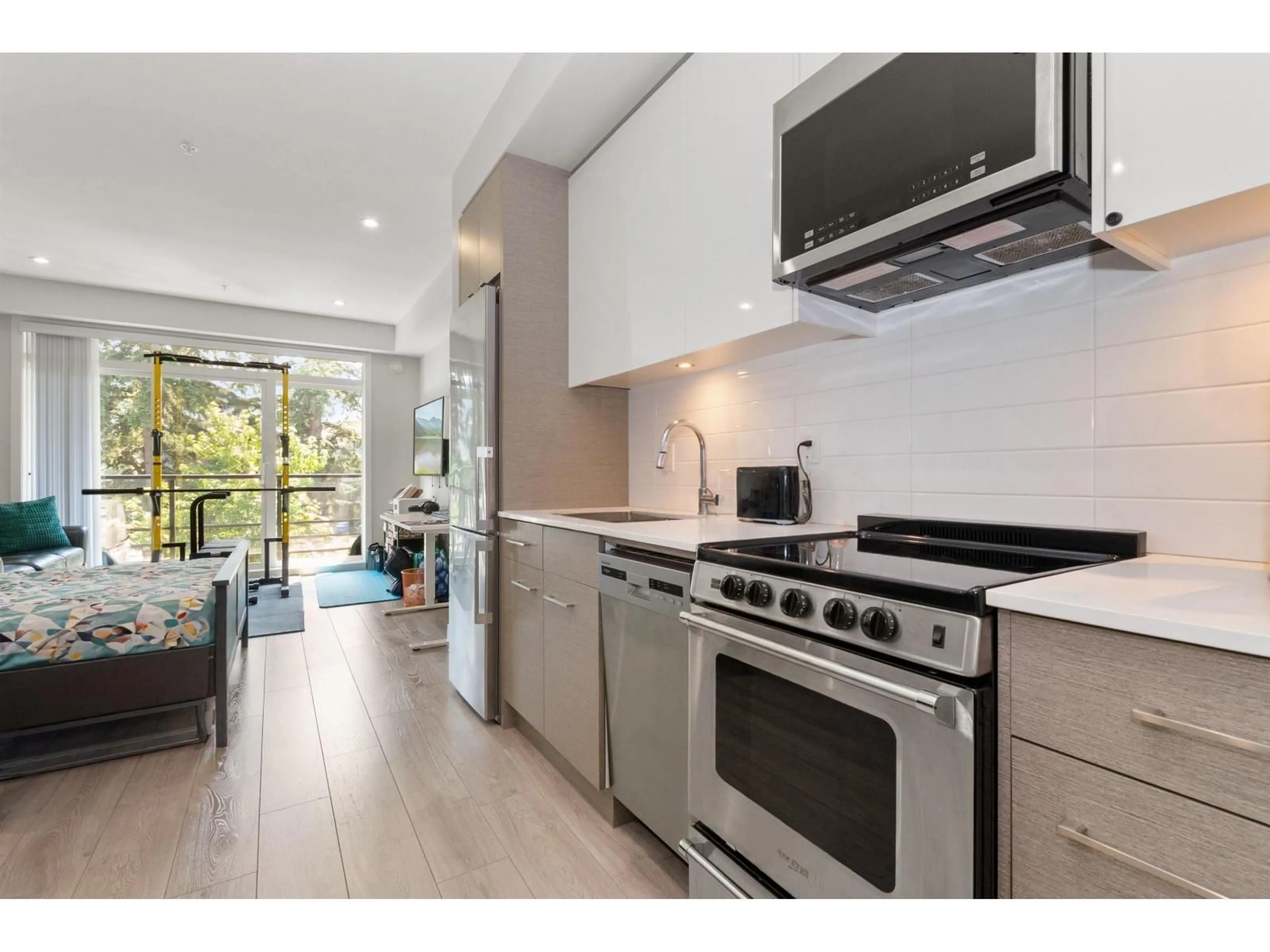 Open concept kitchen, unknown for 307 - 45510 MARKET WAY, Chilliwack British Columbia V2R6E1