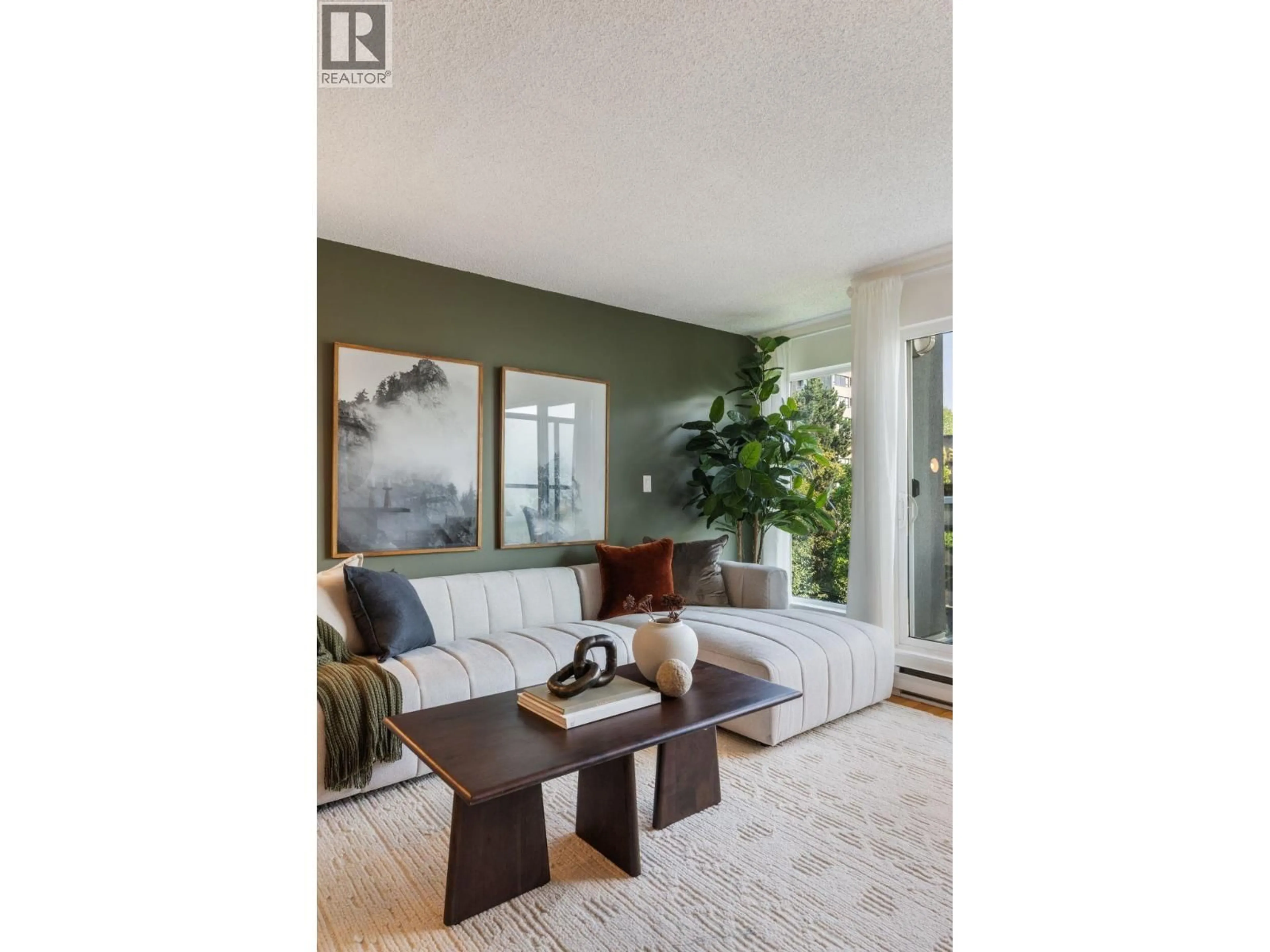 Living room with furniture, wood/laminate floor for 8 - 1355 4TH AVENUE, Vancouver British Columbia V6H3Y8