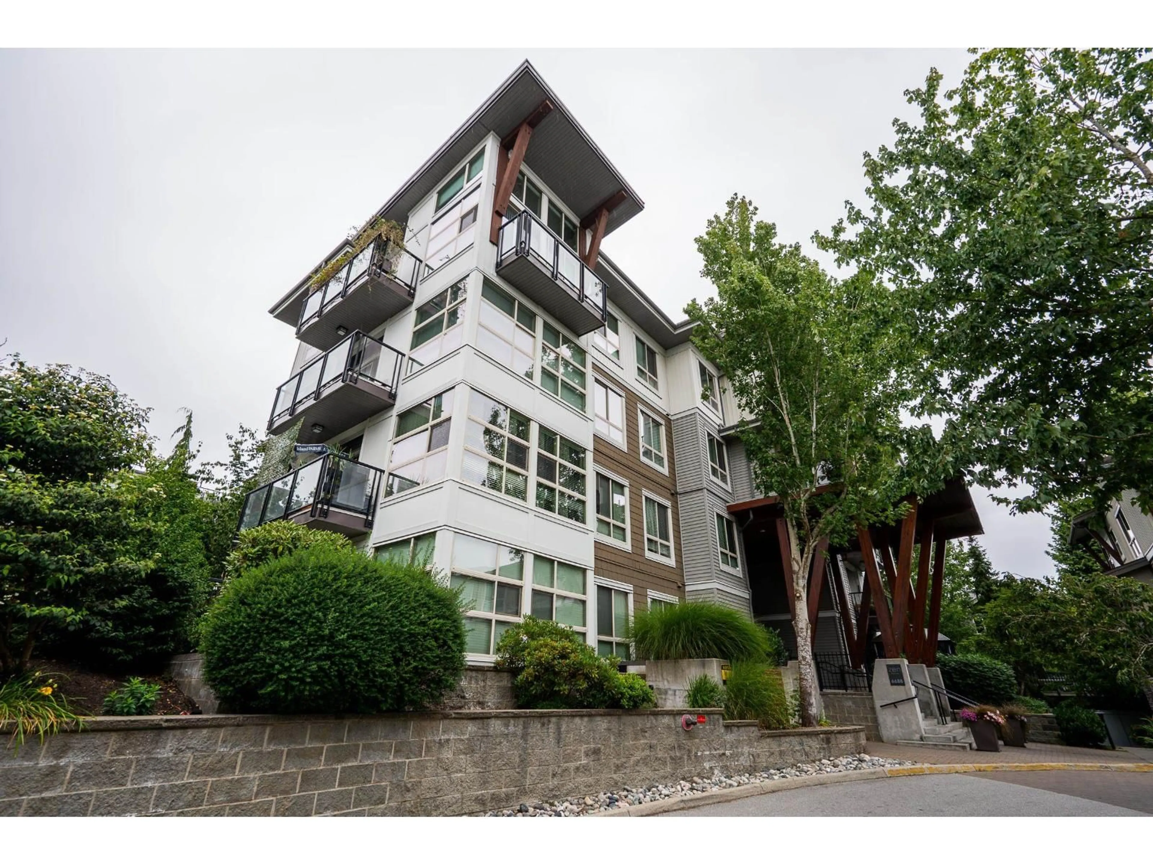 Unknown for 321 - 6688 120 STREET, Surrey British Columbia V3W1T8