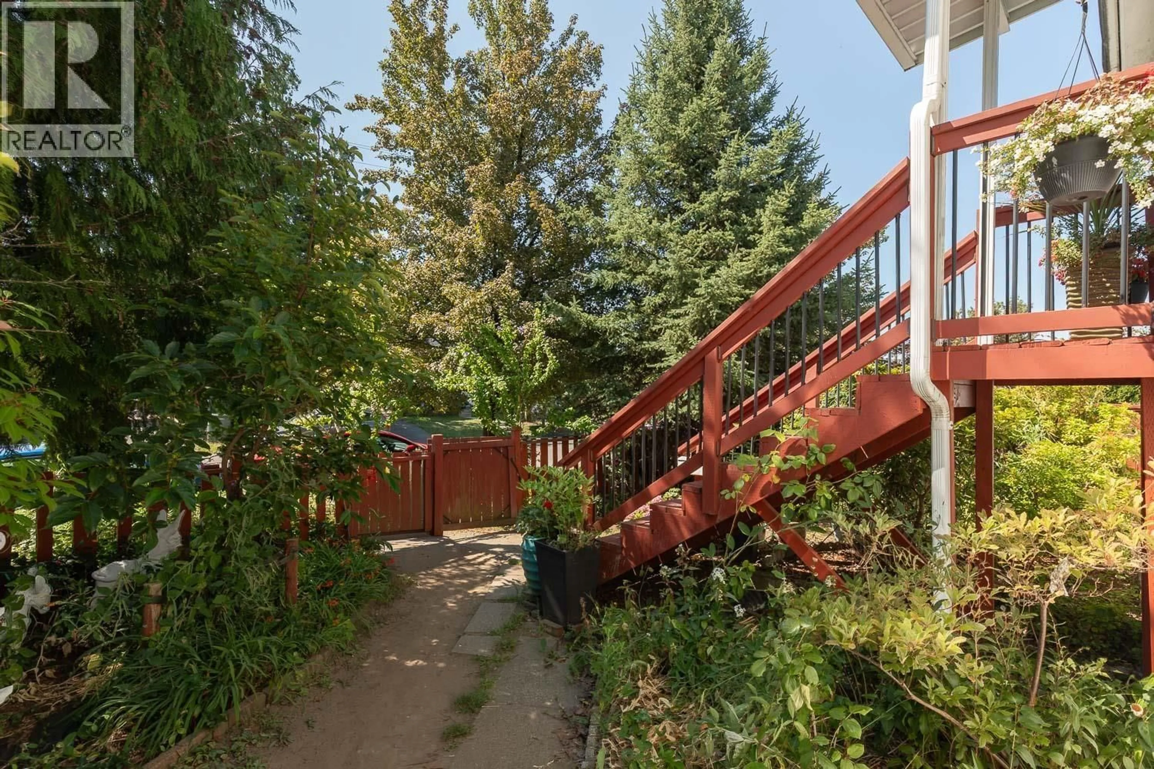 Patio, street for 309 WOODSTOCK AVENUE, Vancouver British Columbia V5W1N2