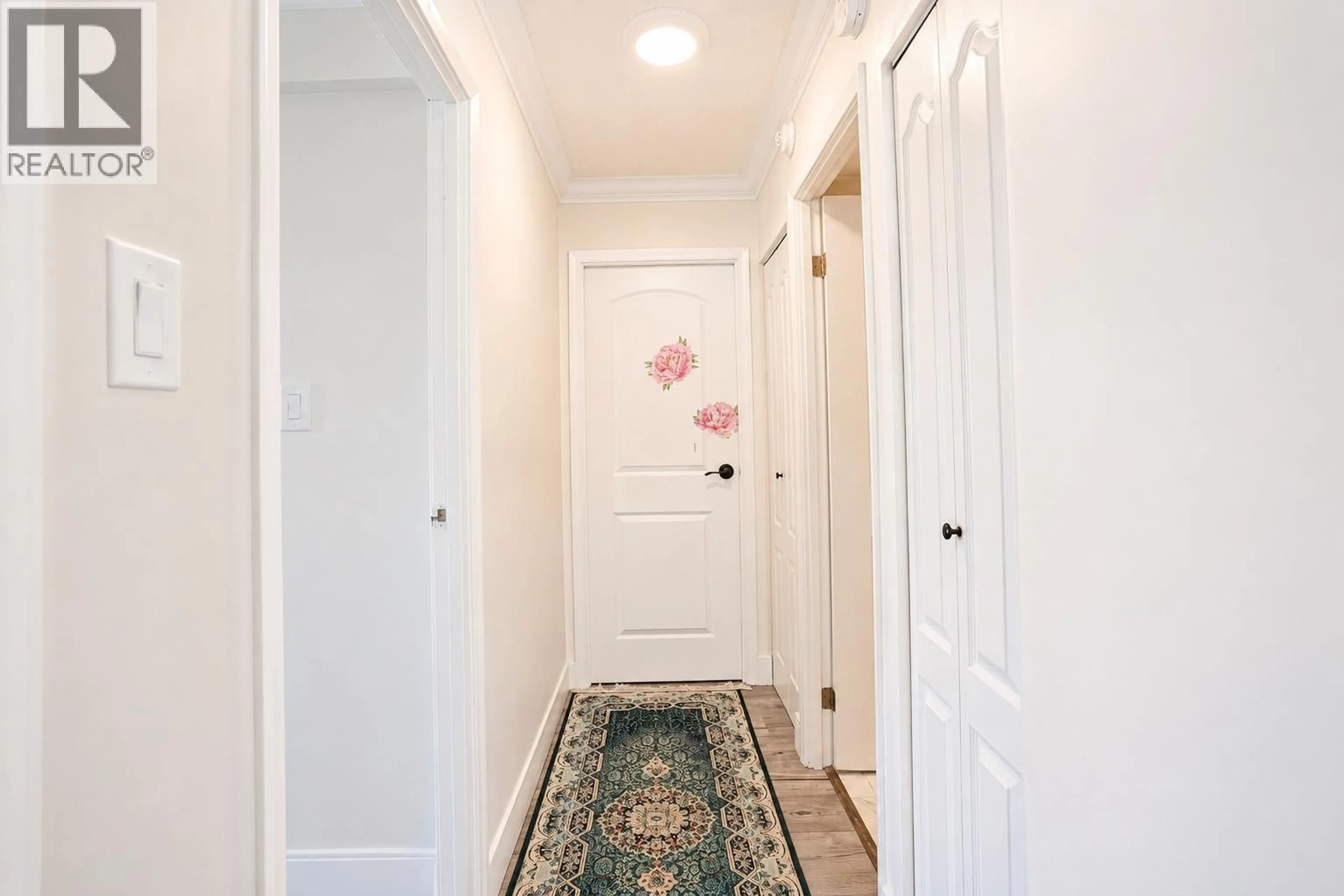 Indoor entryway for 1701 - 3755 BARTLETT COURT, Burnaby British Columbia V3J7G7