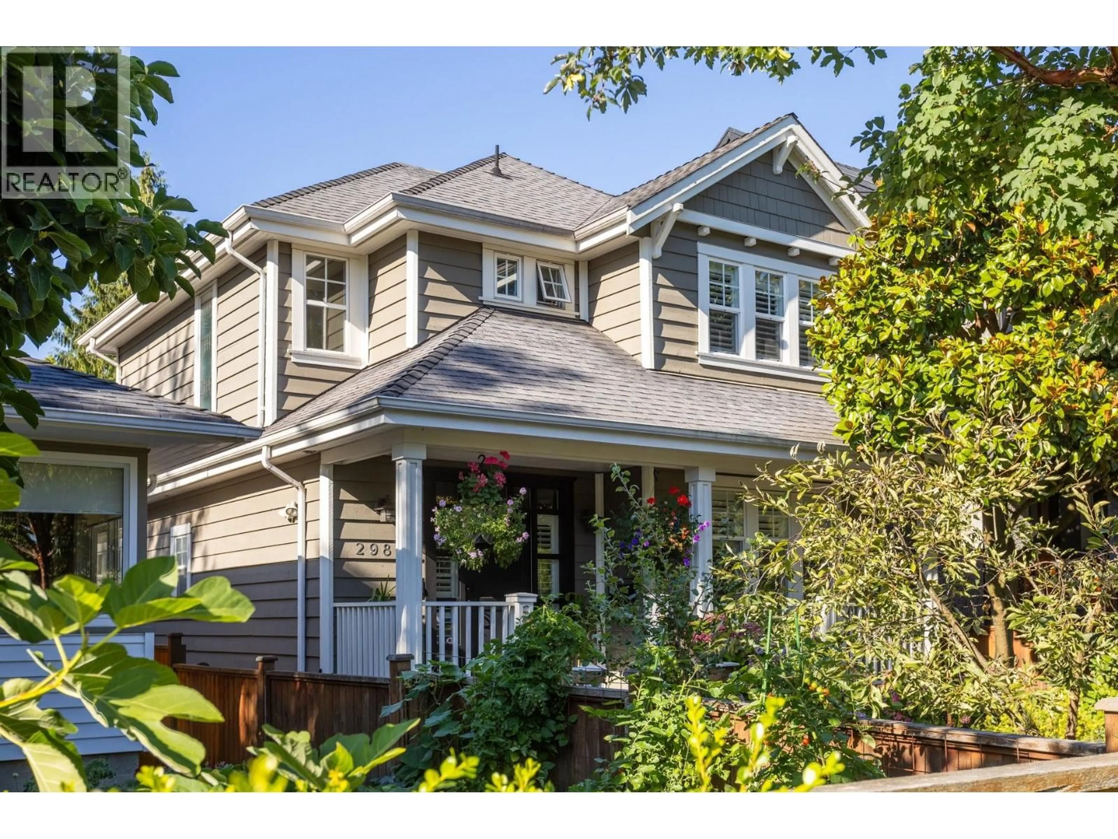 Home with vinyl exterior material, street for 2985 16TH AVENUE, Vancouver British Columbia V6K3C7