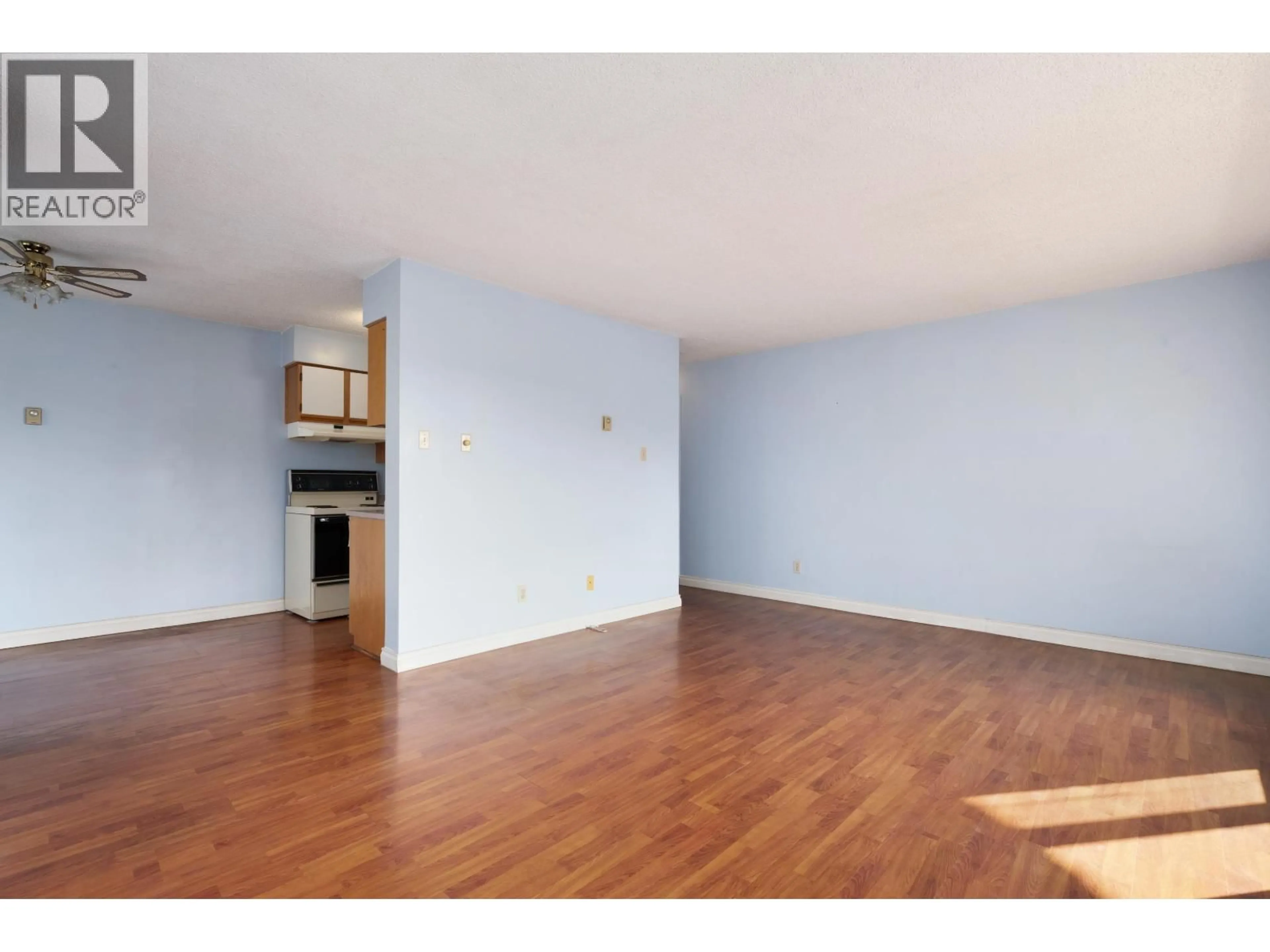 A pic of a room for 702 - 1026 QUEENS AVENUE, New Westminster British Columbia V3M6B2